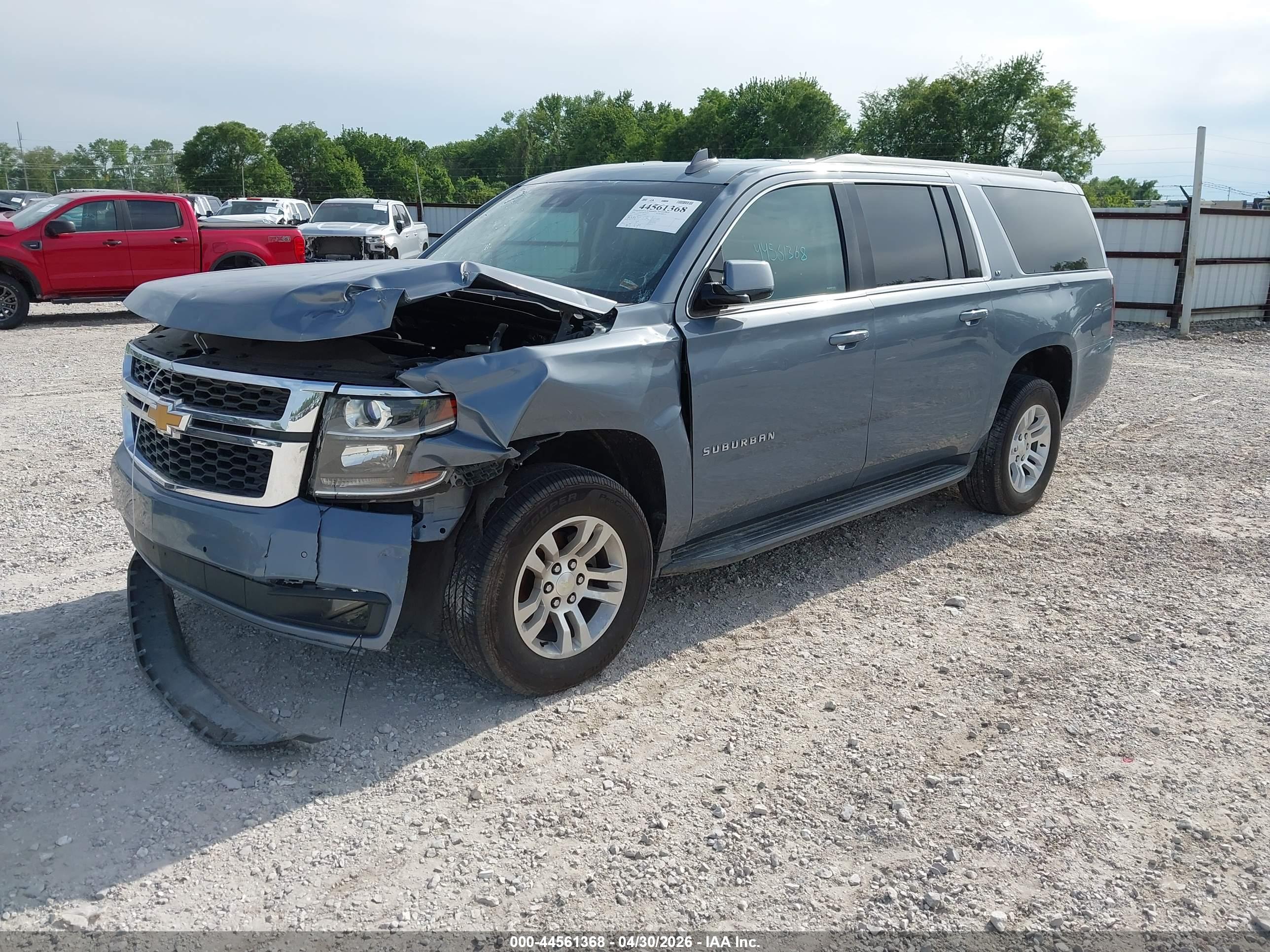 CHEVROLET SUBURBAN image 2