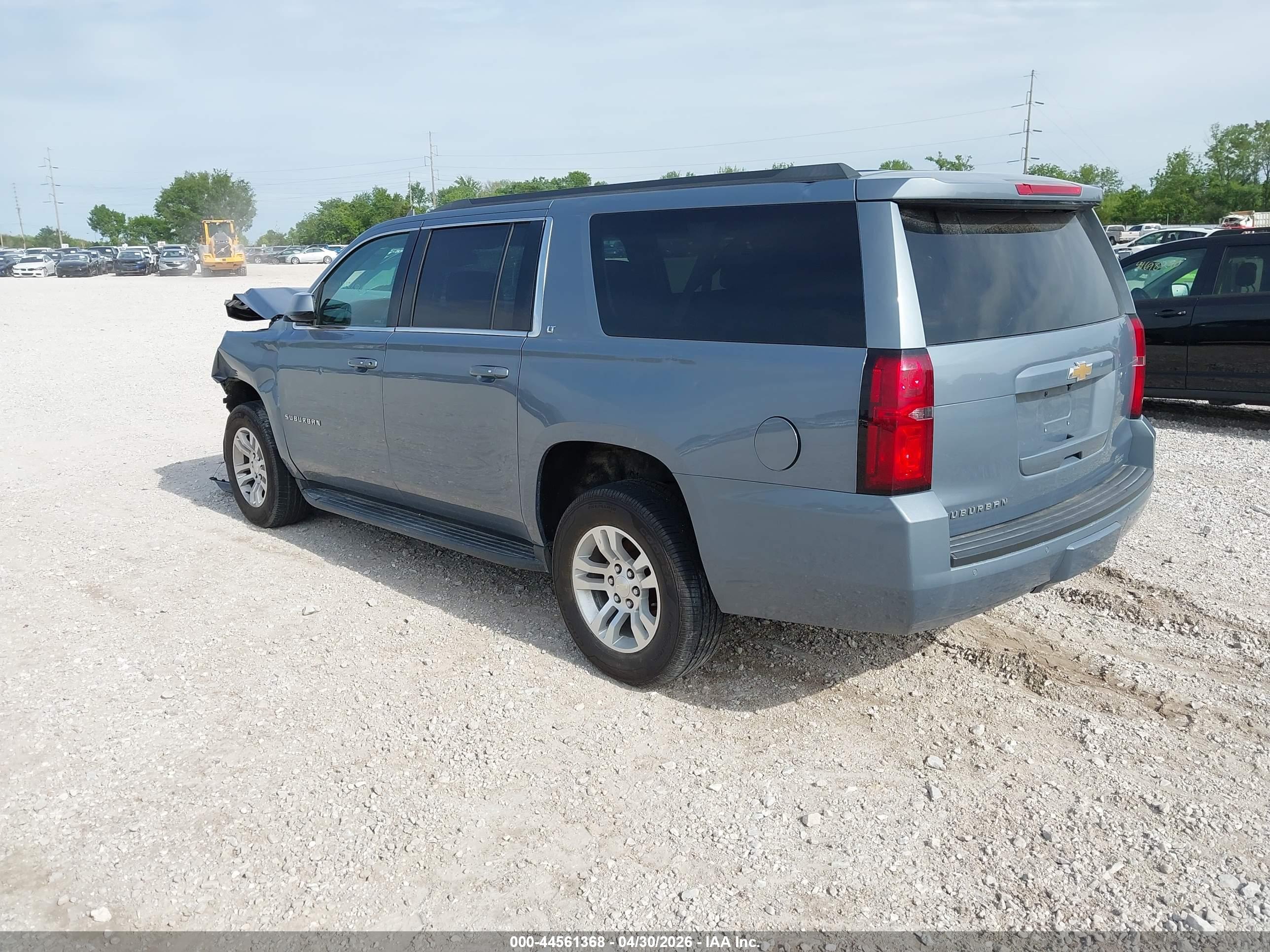 CHEVROLET SUBURBAN image 3