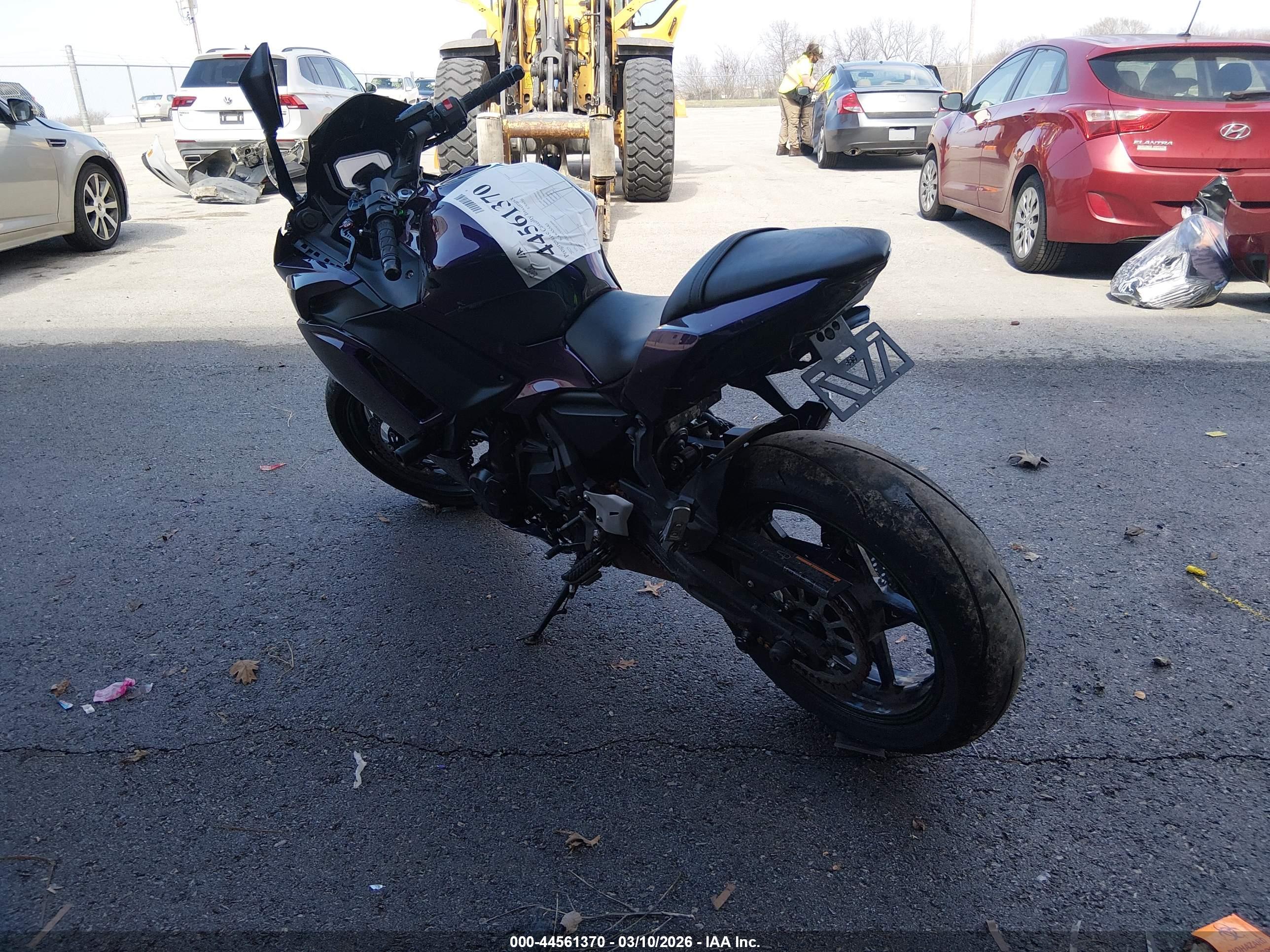 KAWASAKI EX650 image 3