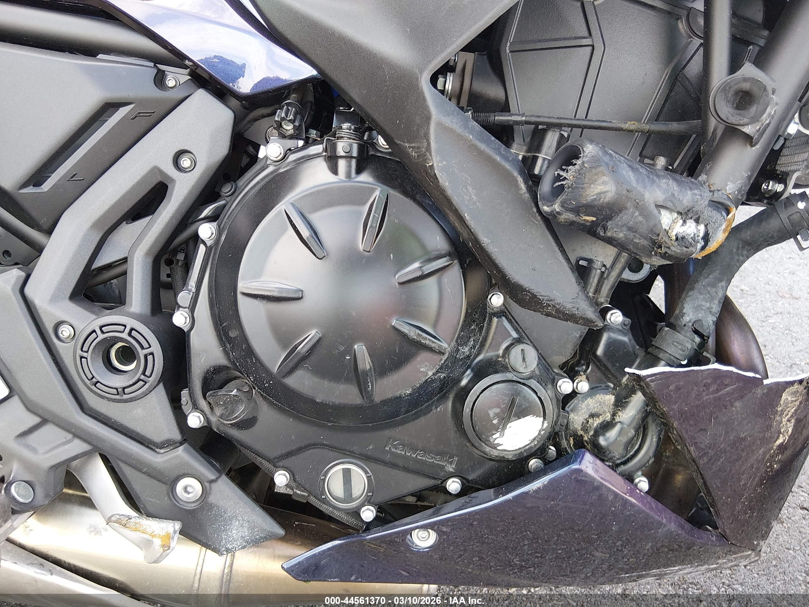 KAWASAKI EX650 image 8