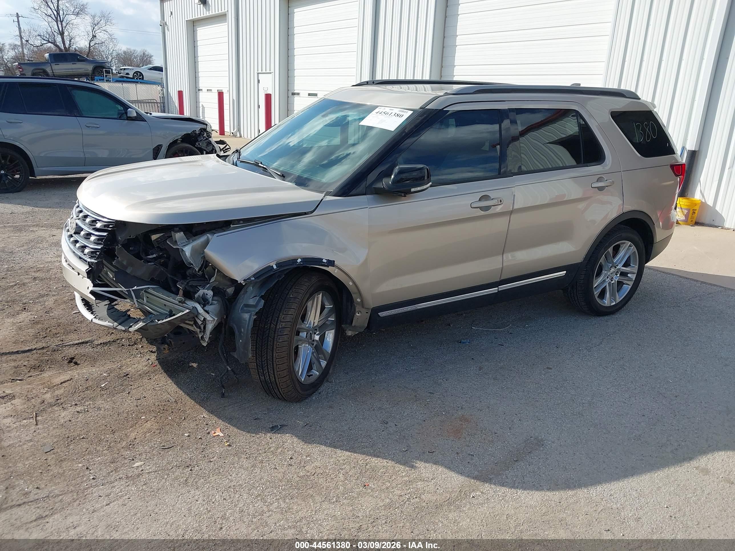 FORD EXPLORER image 2