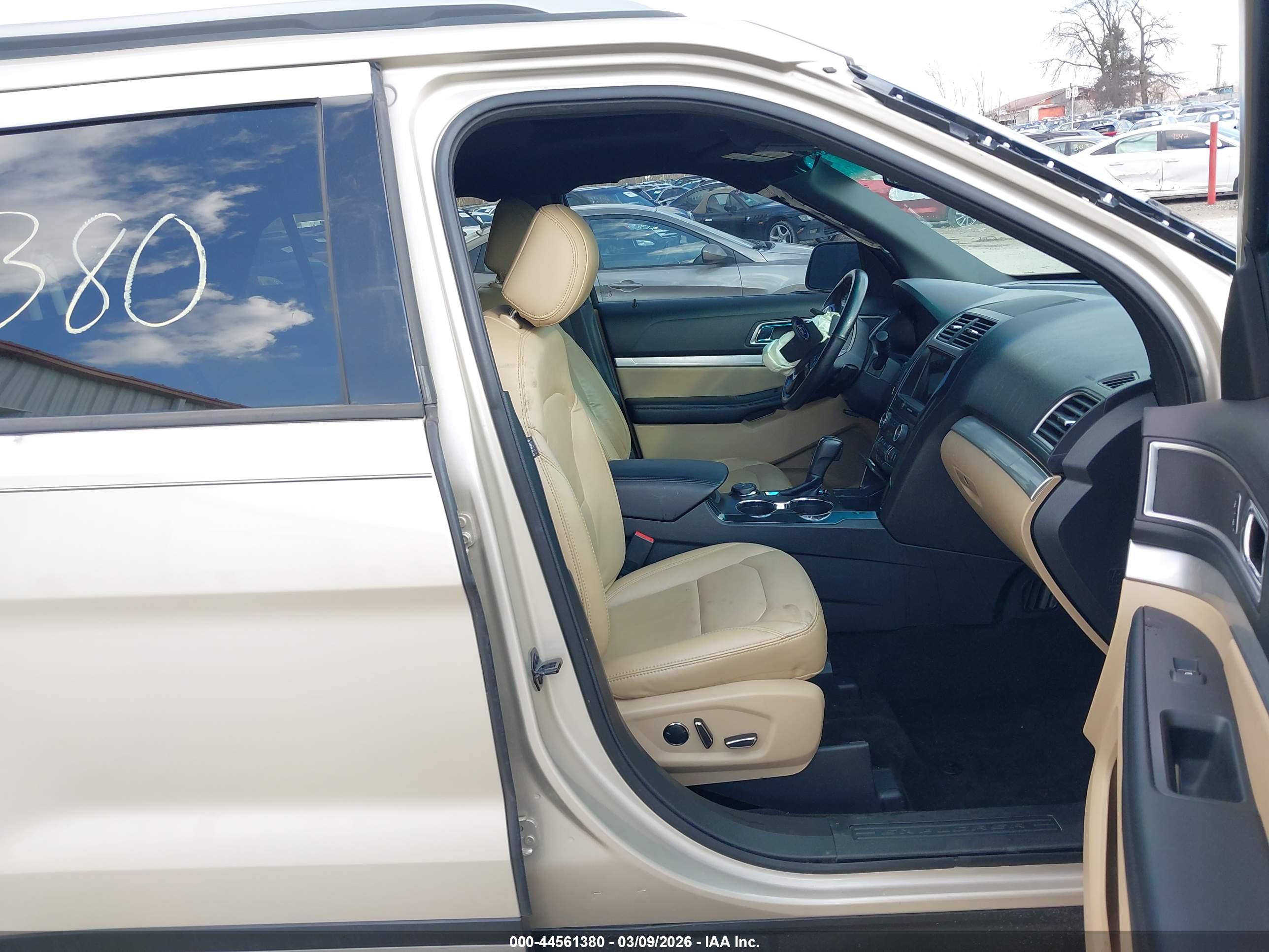 FORD EXPLORER image 5