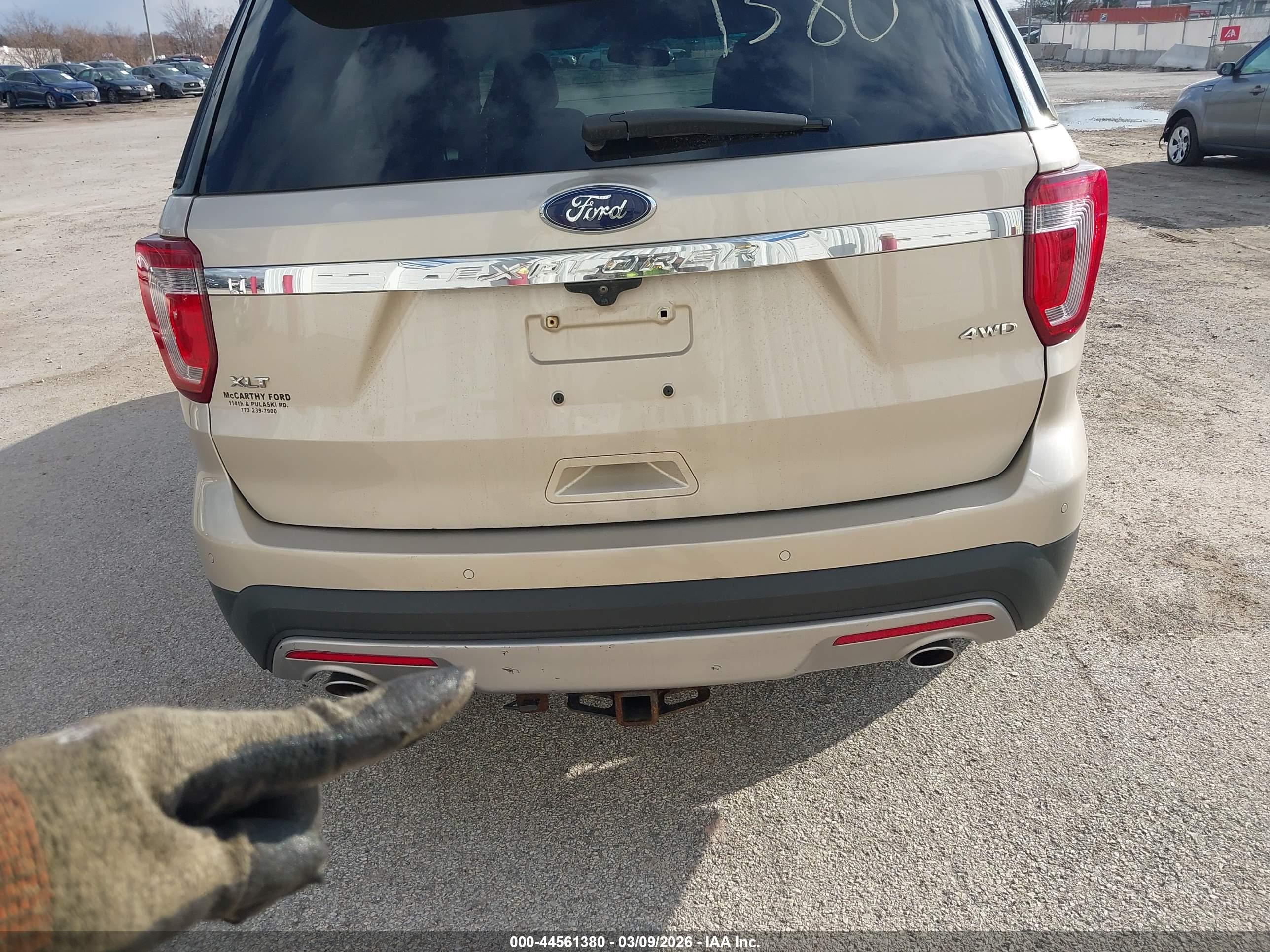 FORD EXPLORER image 6