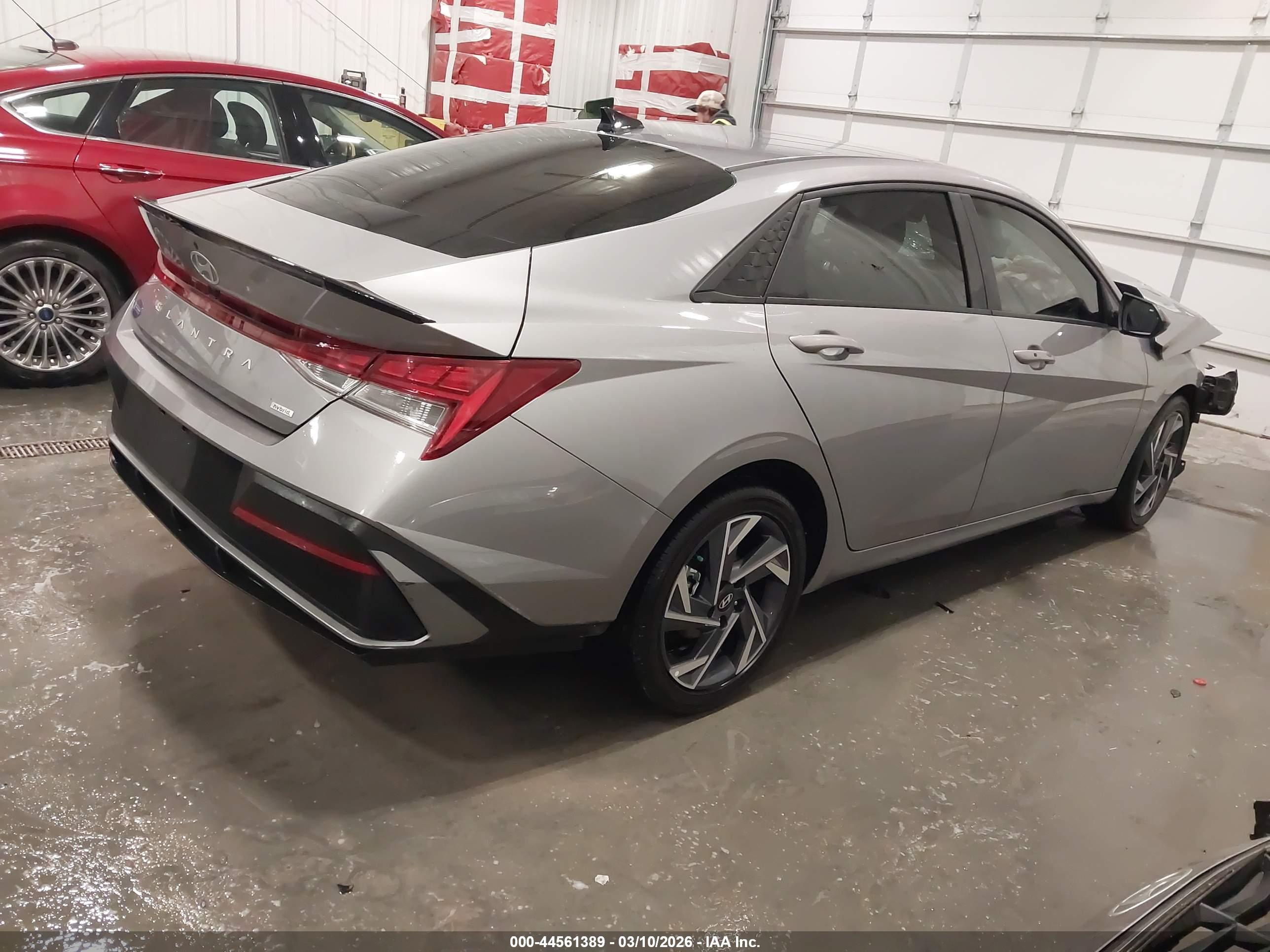 HYUNDAI ELANTRA image 4
