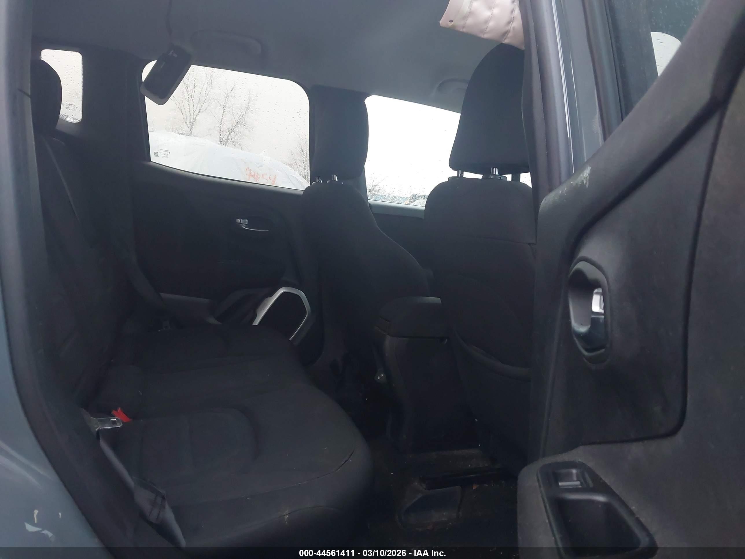 JEEP RENEGADE image 8