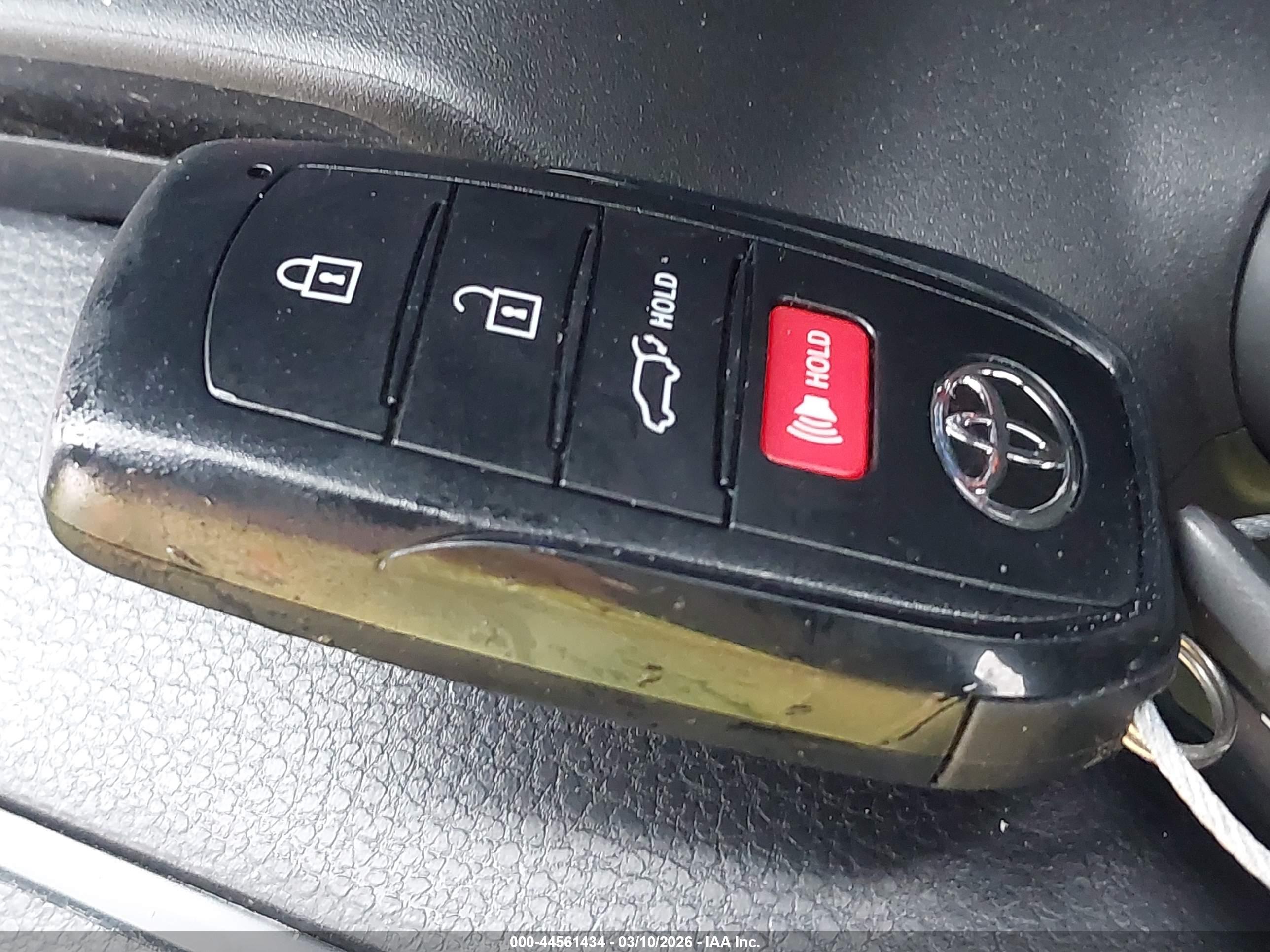 TOYOTA GRAND image 11