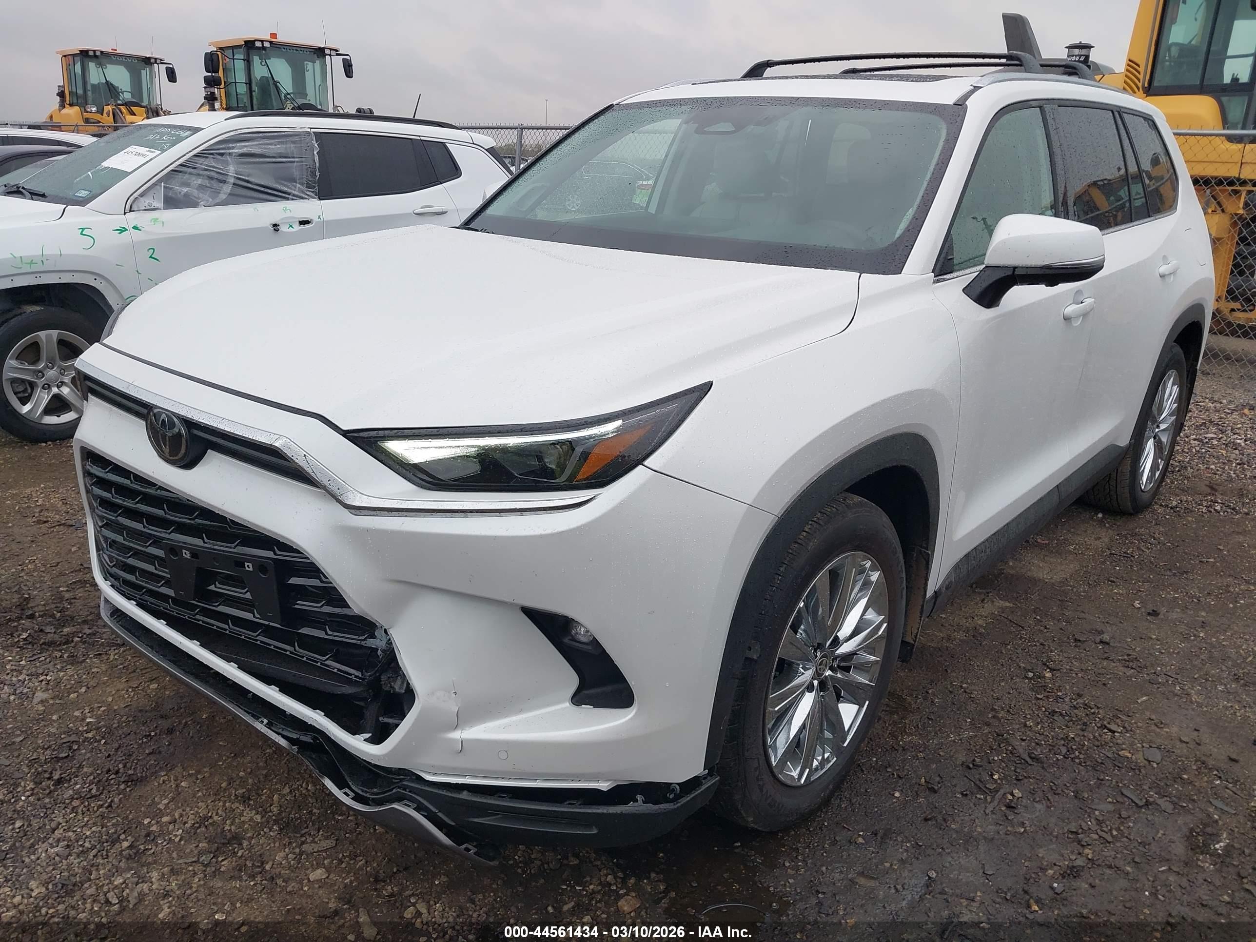 TOYOTA GRAND image 2