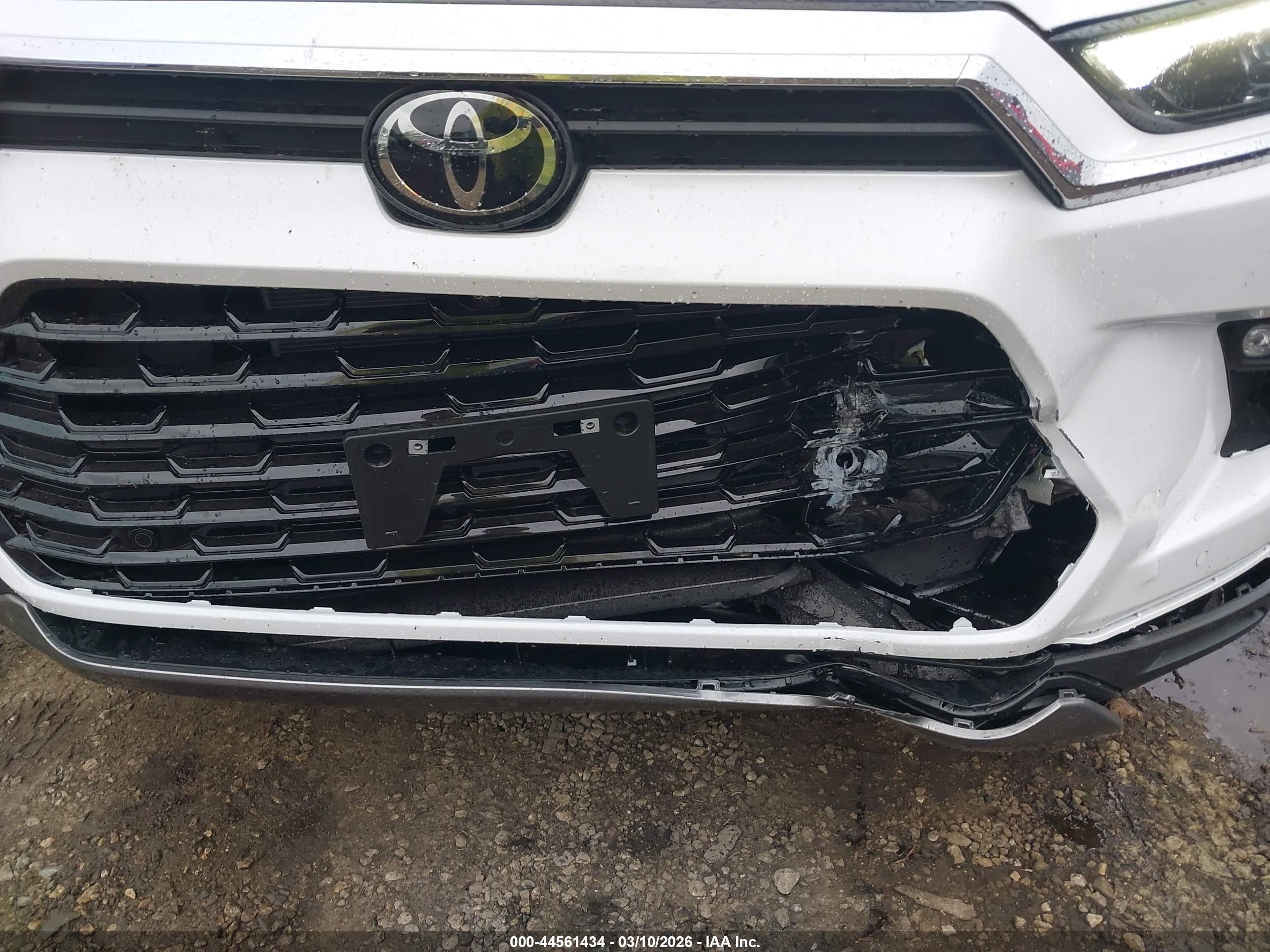 TOYOTA GRAND image 6