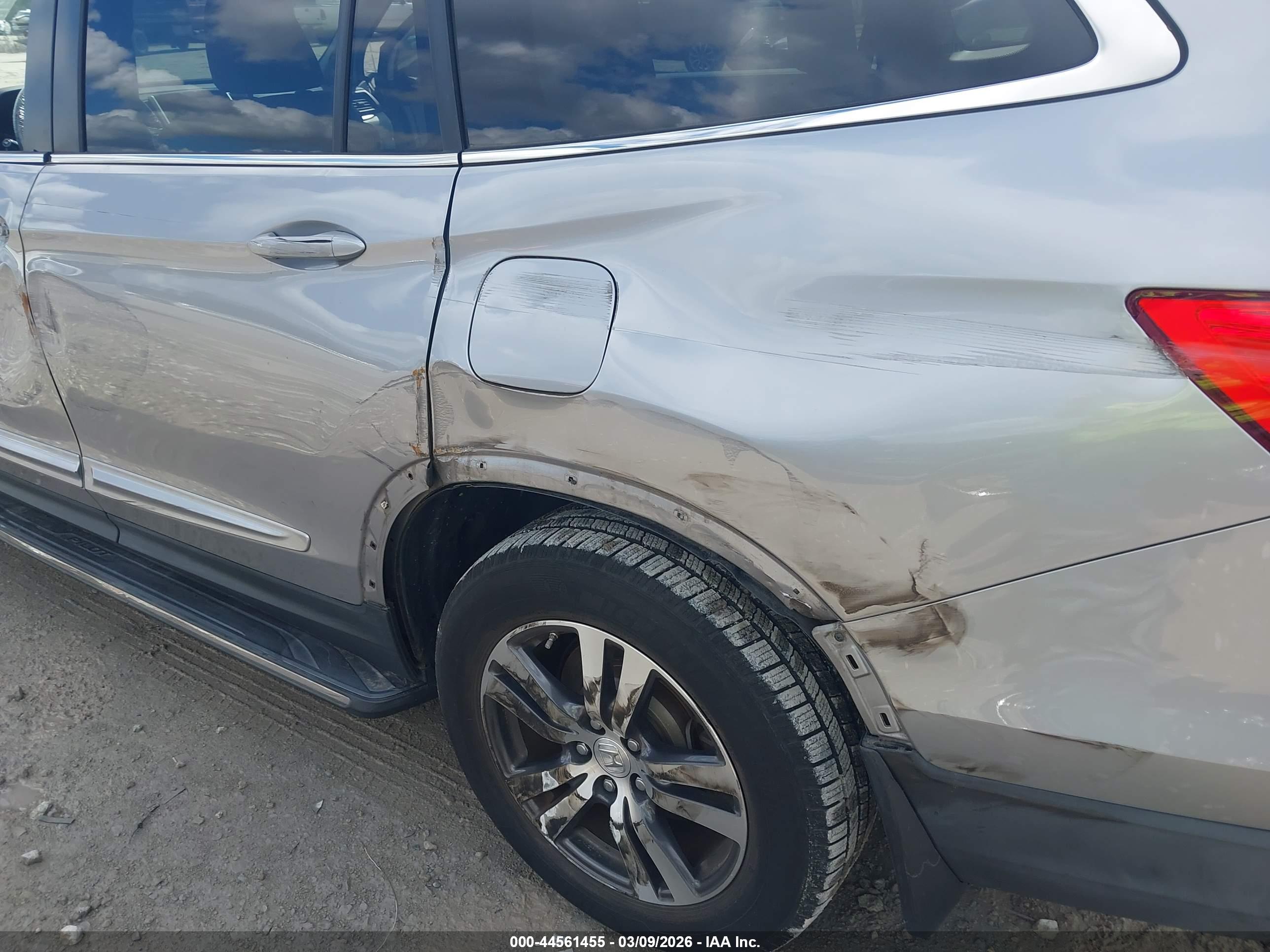 HONDA PILOT image 6