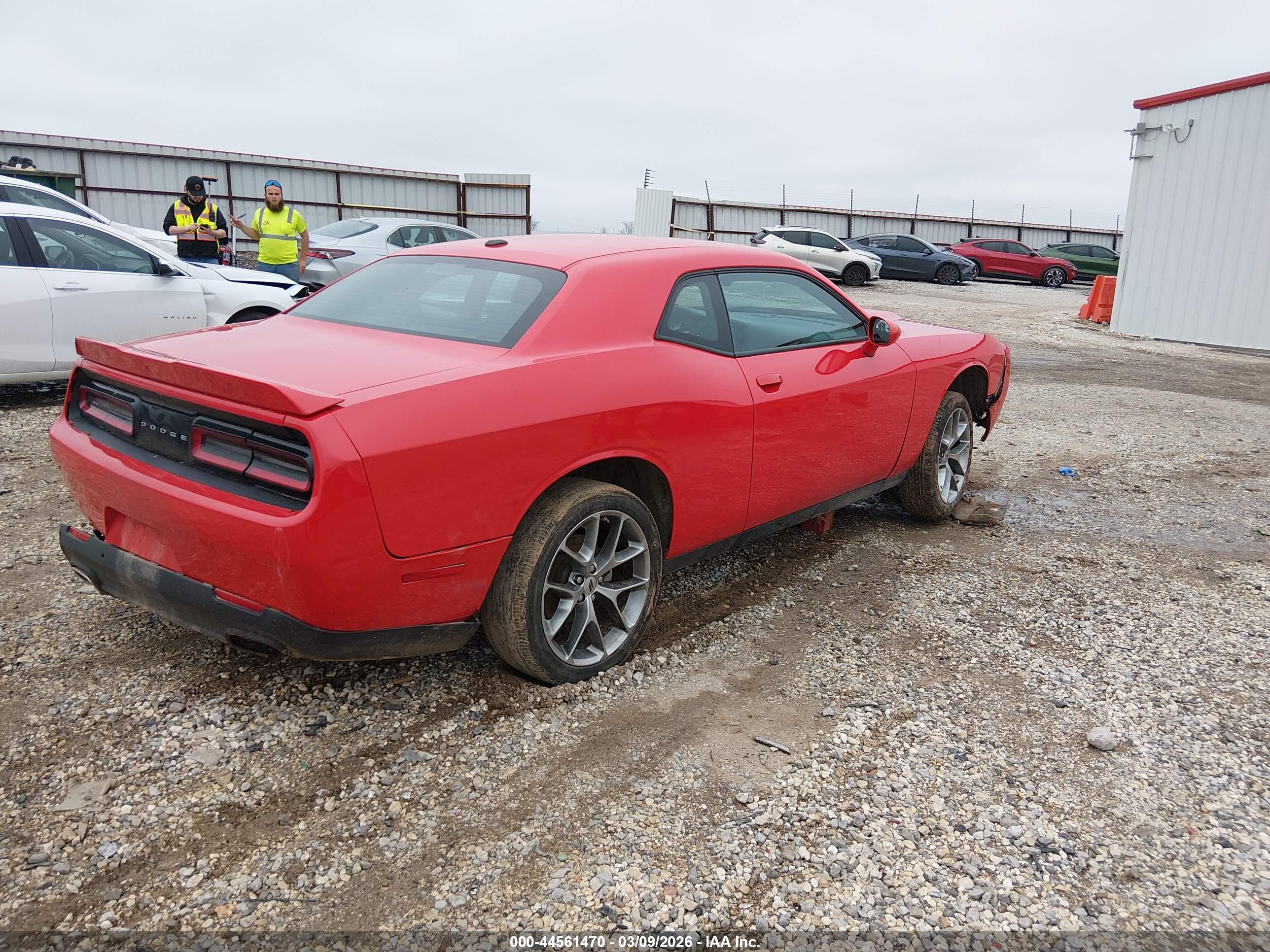 DODGE CHALLENGER image 4