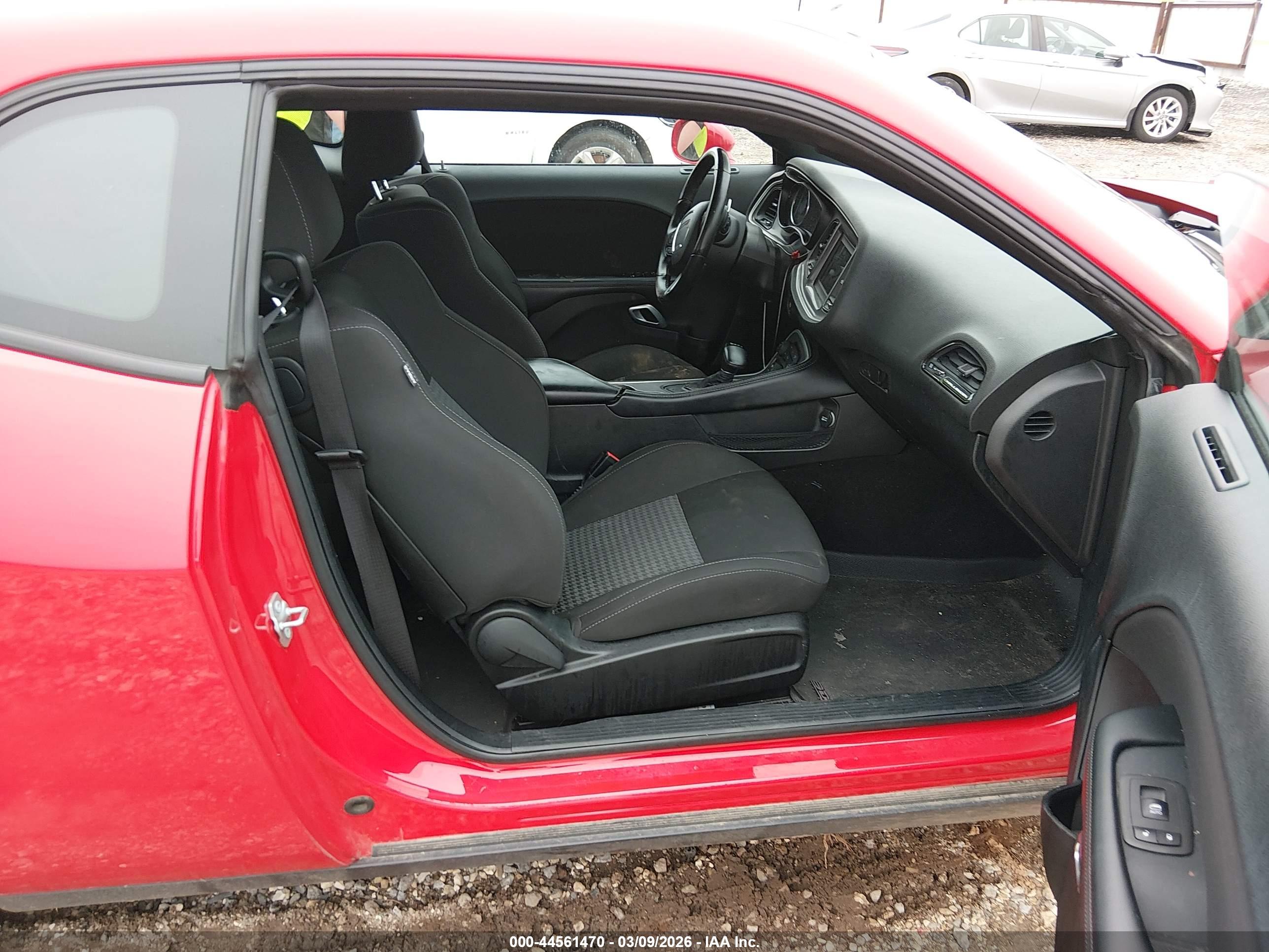 DODGE CHALLENGER image 5