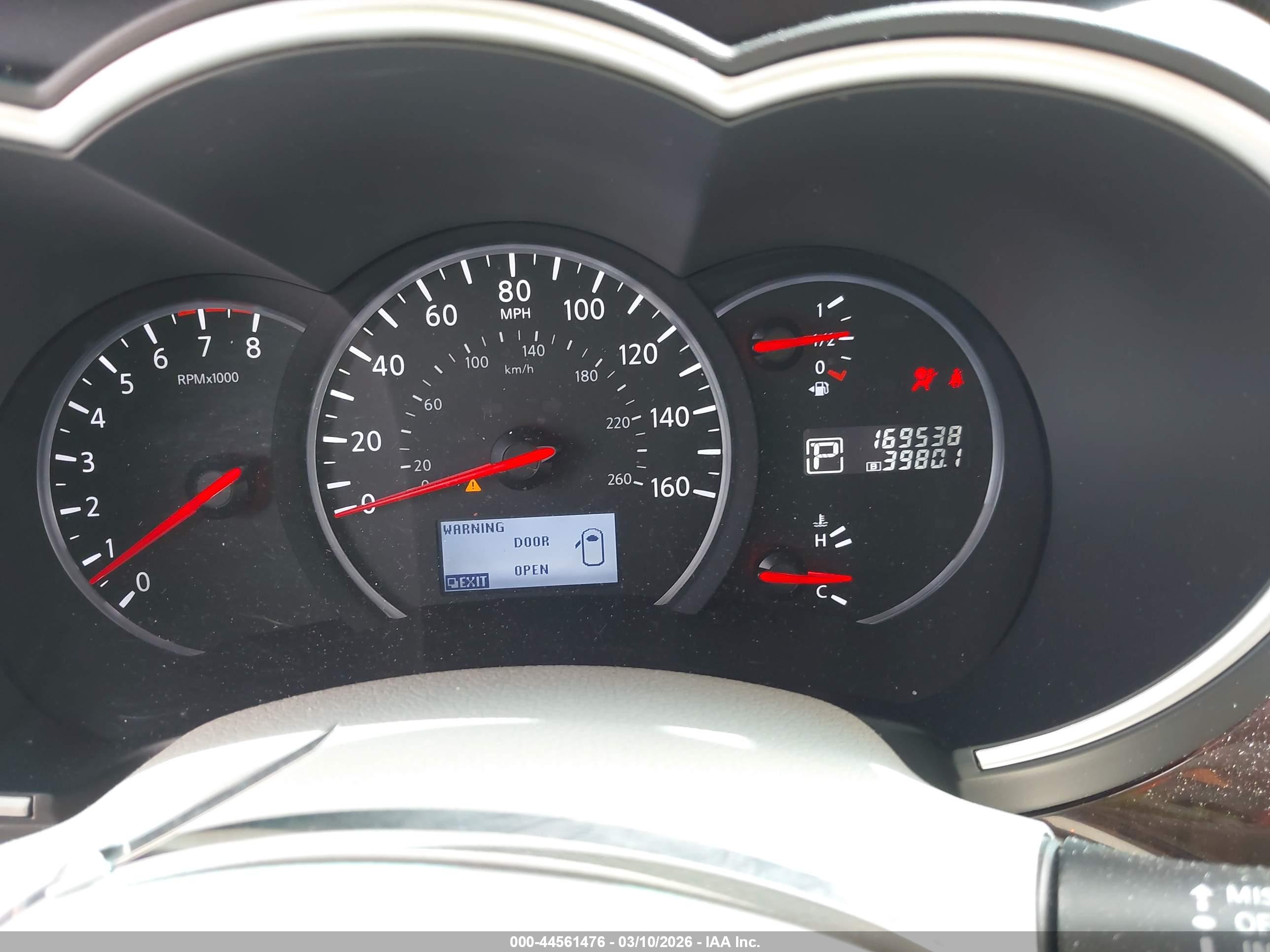 NISSAN QUEST image 7