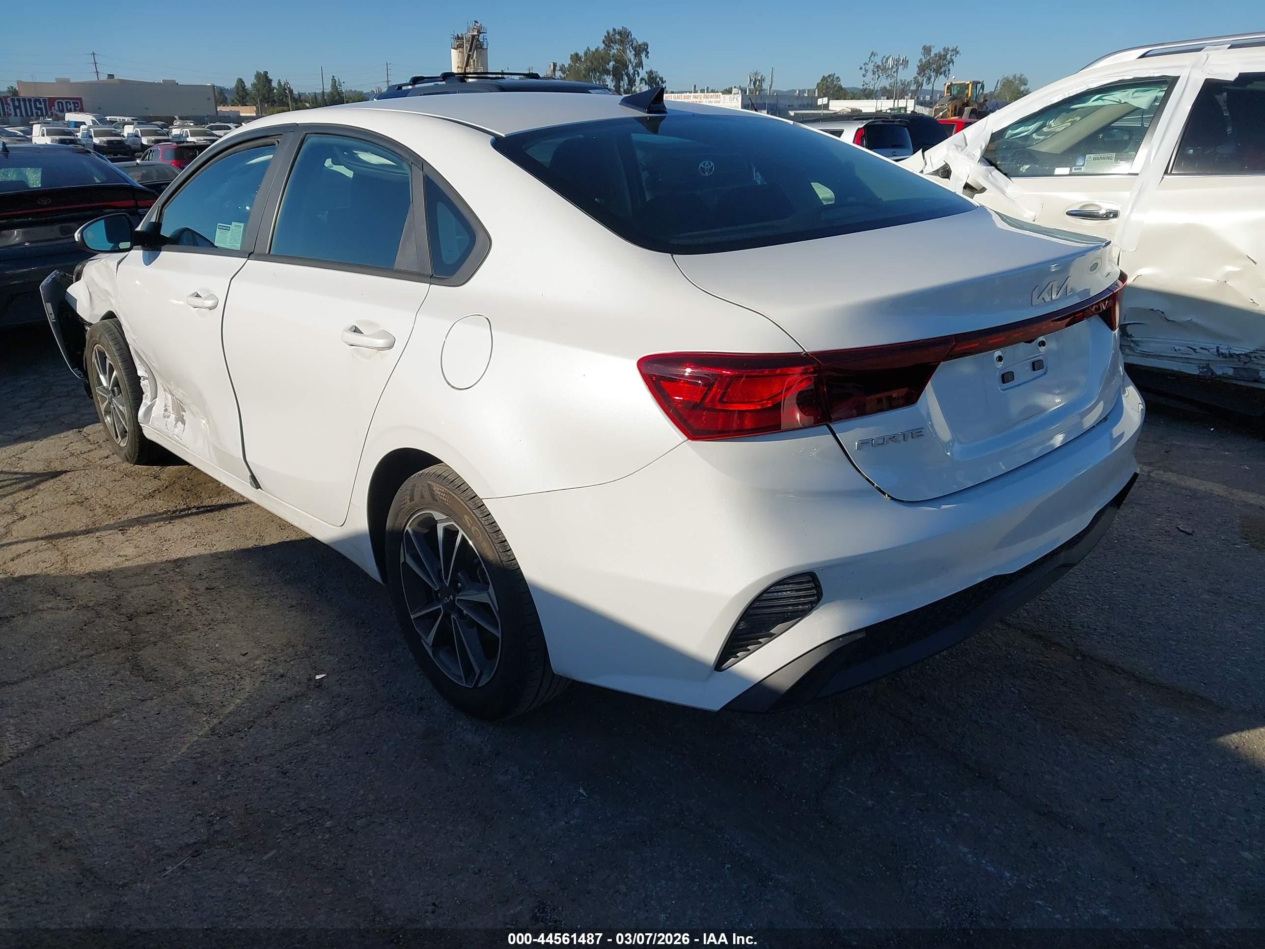 KIA FORTE image 3