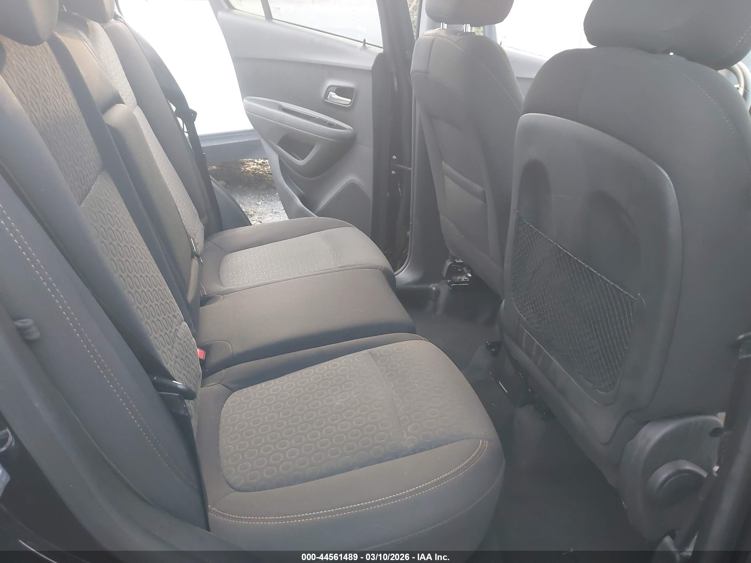 CHEVROLET TRAX image 8