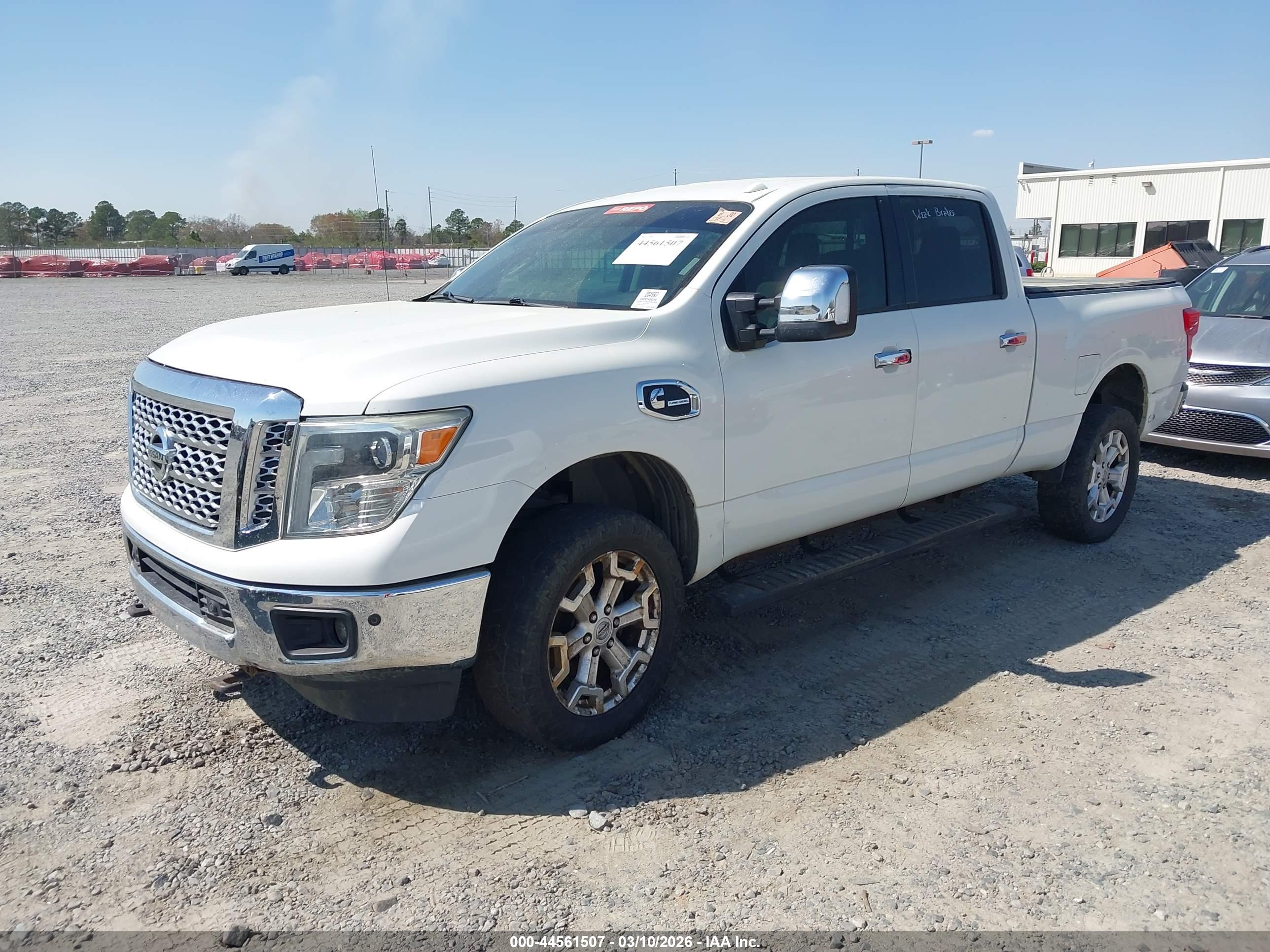 NISSAN TITAN image 2