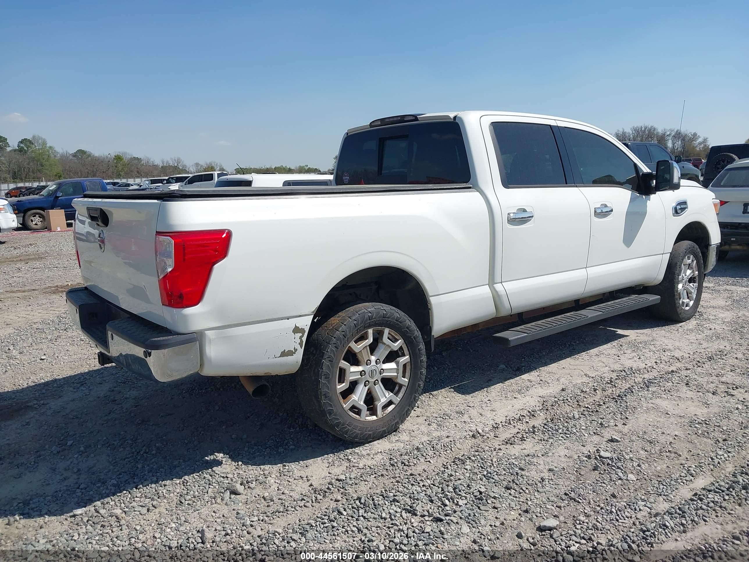 NISSAN TITAN image 4