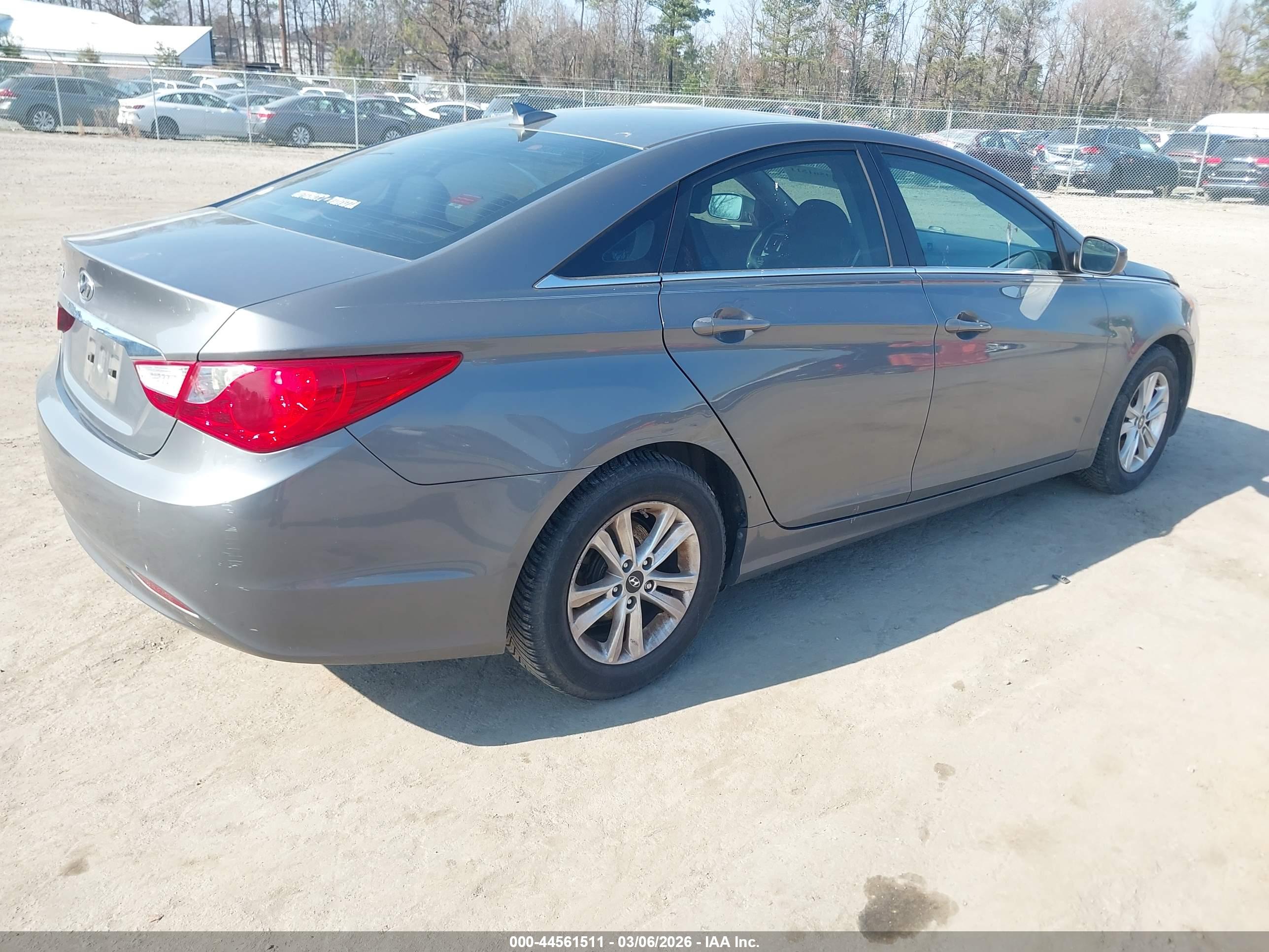 HYUNDAI SONATA image 4