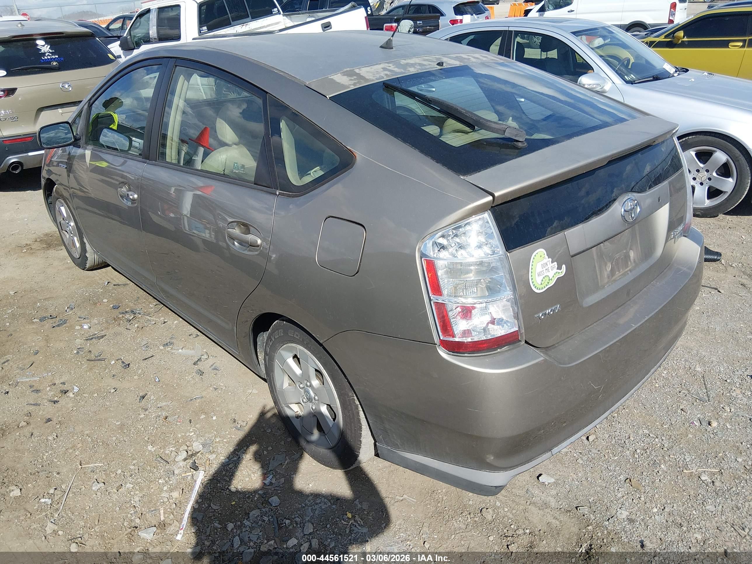 TOYOTA PRIUS image 3