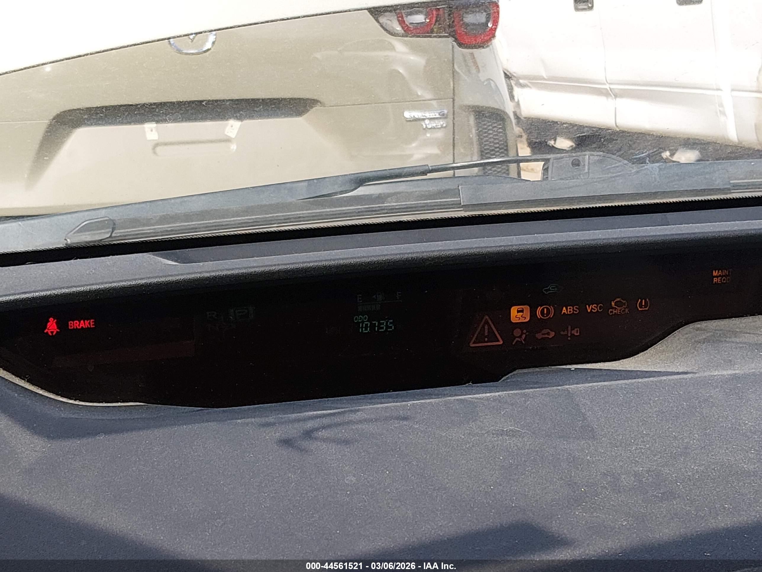 TOYOTA PRIUS image 7