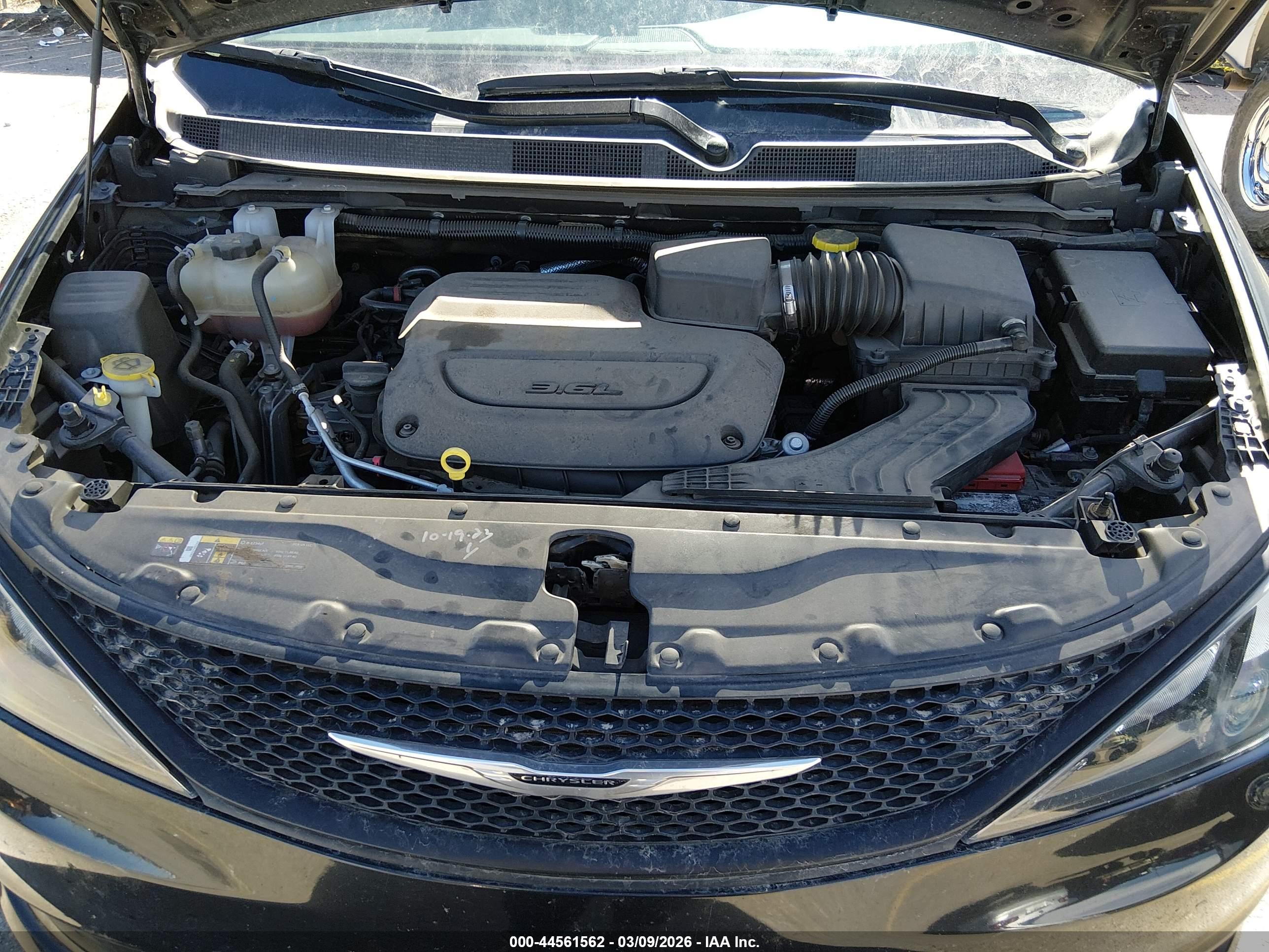 CHRYSLER VOYAGER image 10