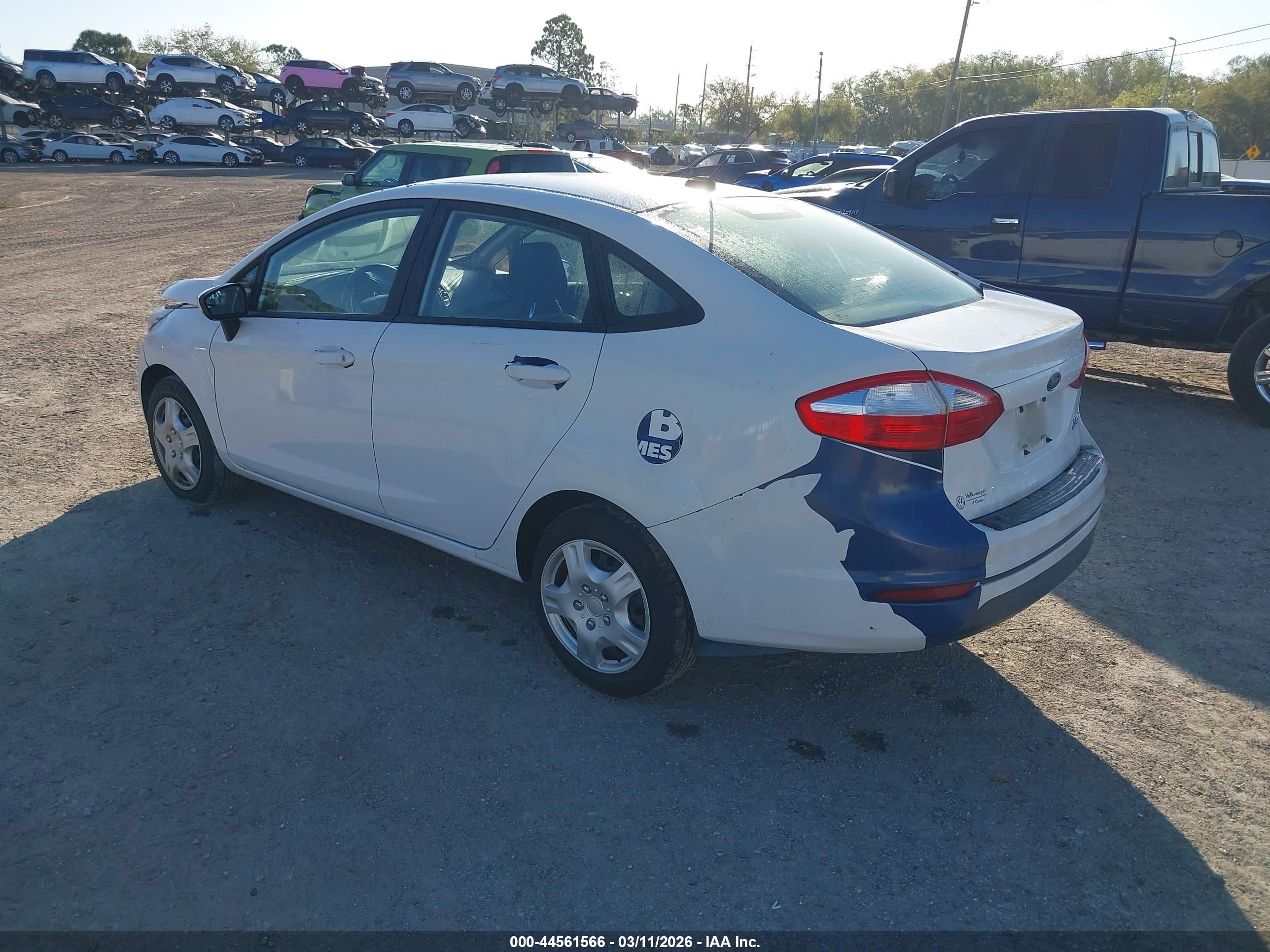 FORD FIESTA image 3