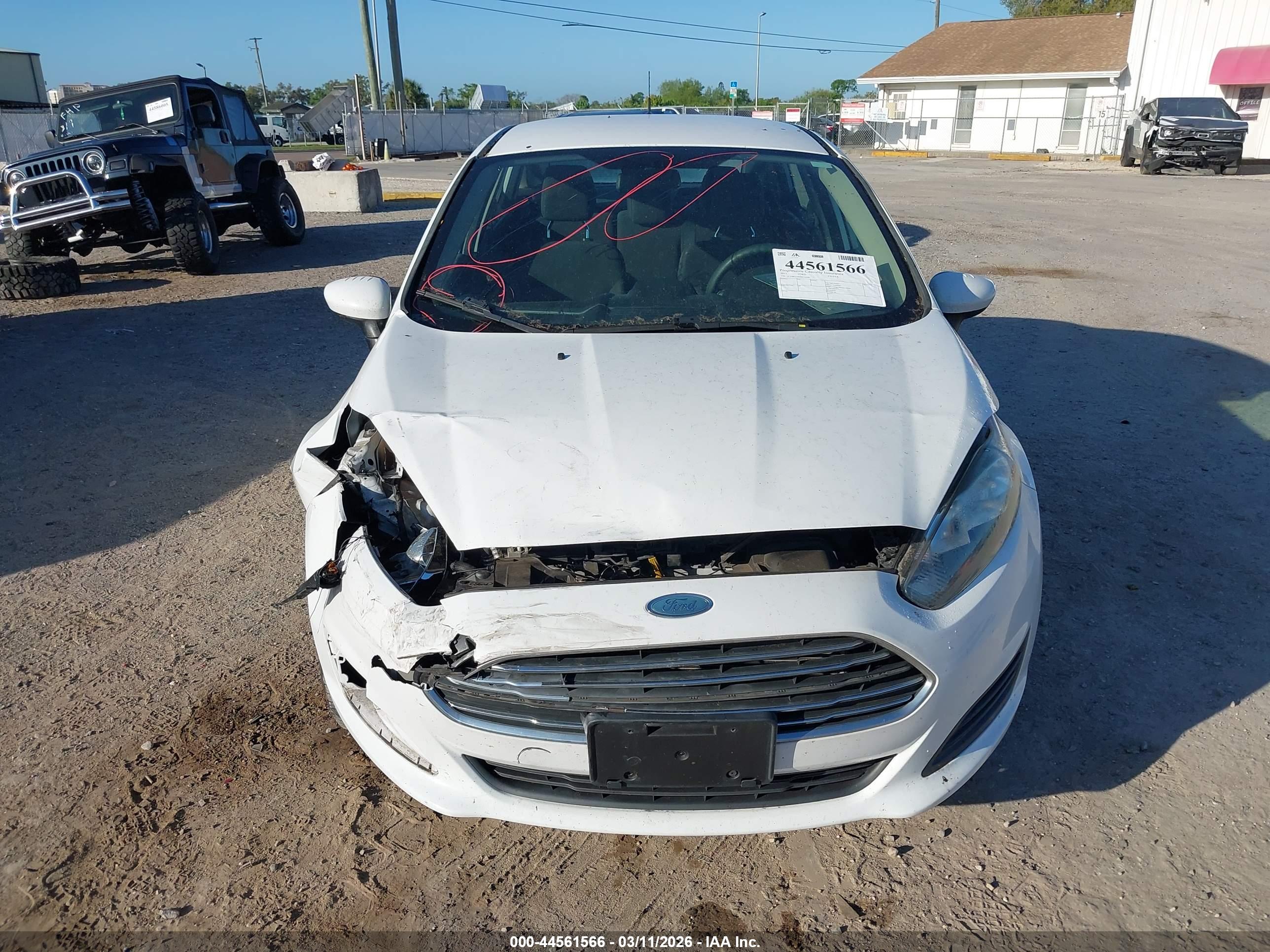 FORD FIESTA image 6