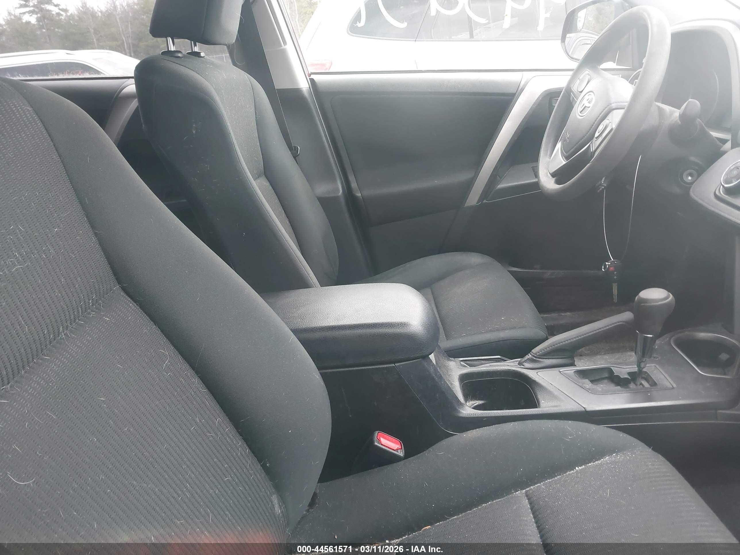 TOYOTA RAV4 image 5