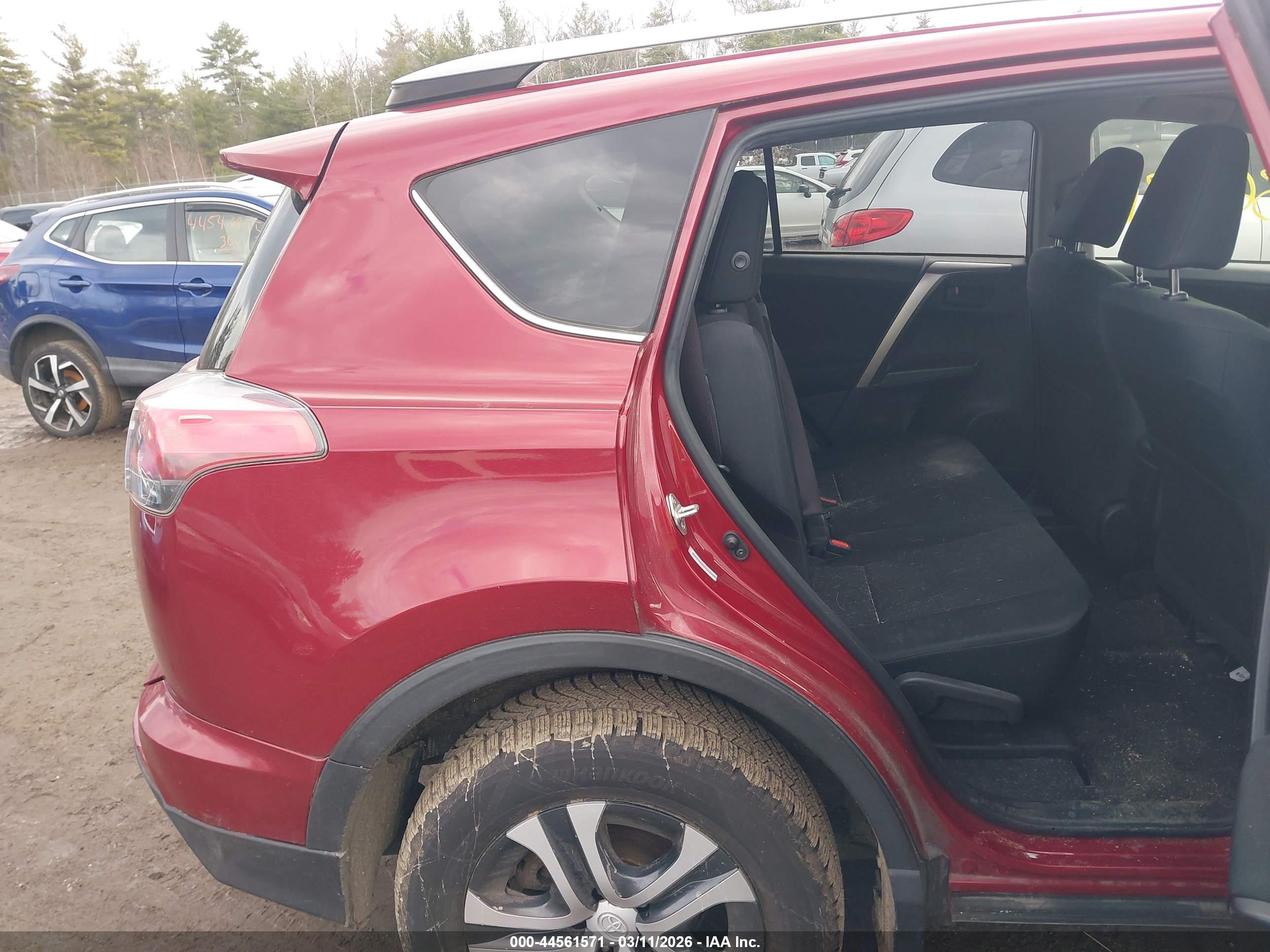 TOYOTA RAV4 image 8