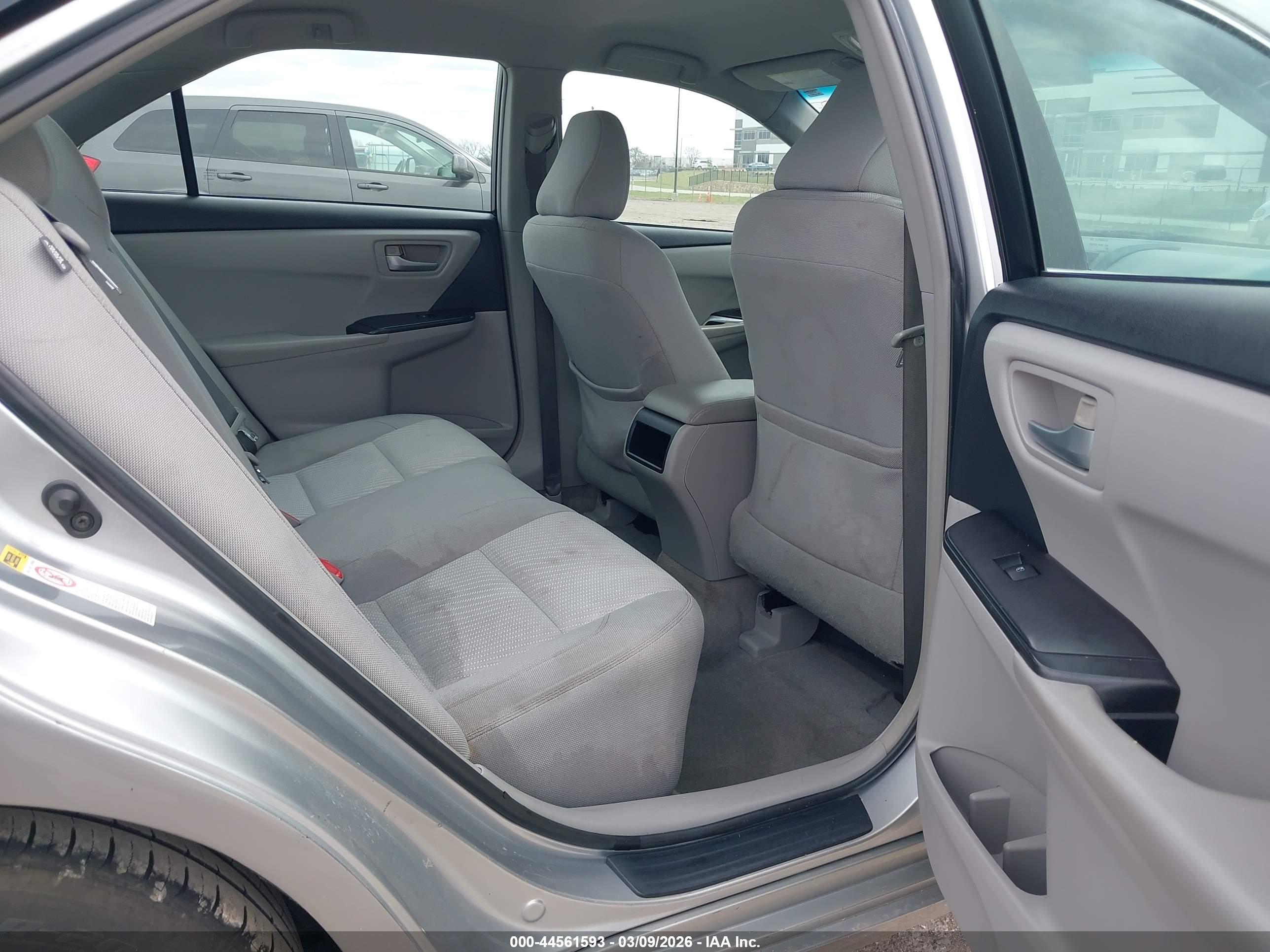 TOYOTA CAMRY image 8