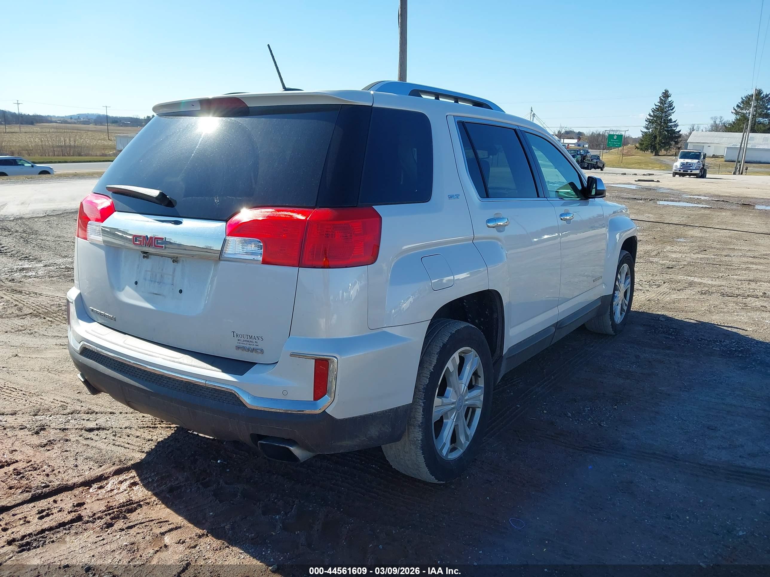 GMC TERRAIN image 4