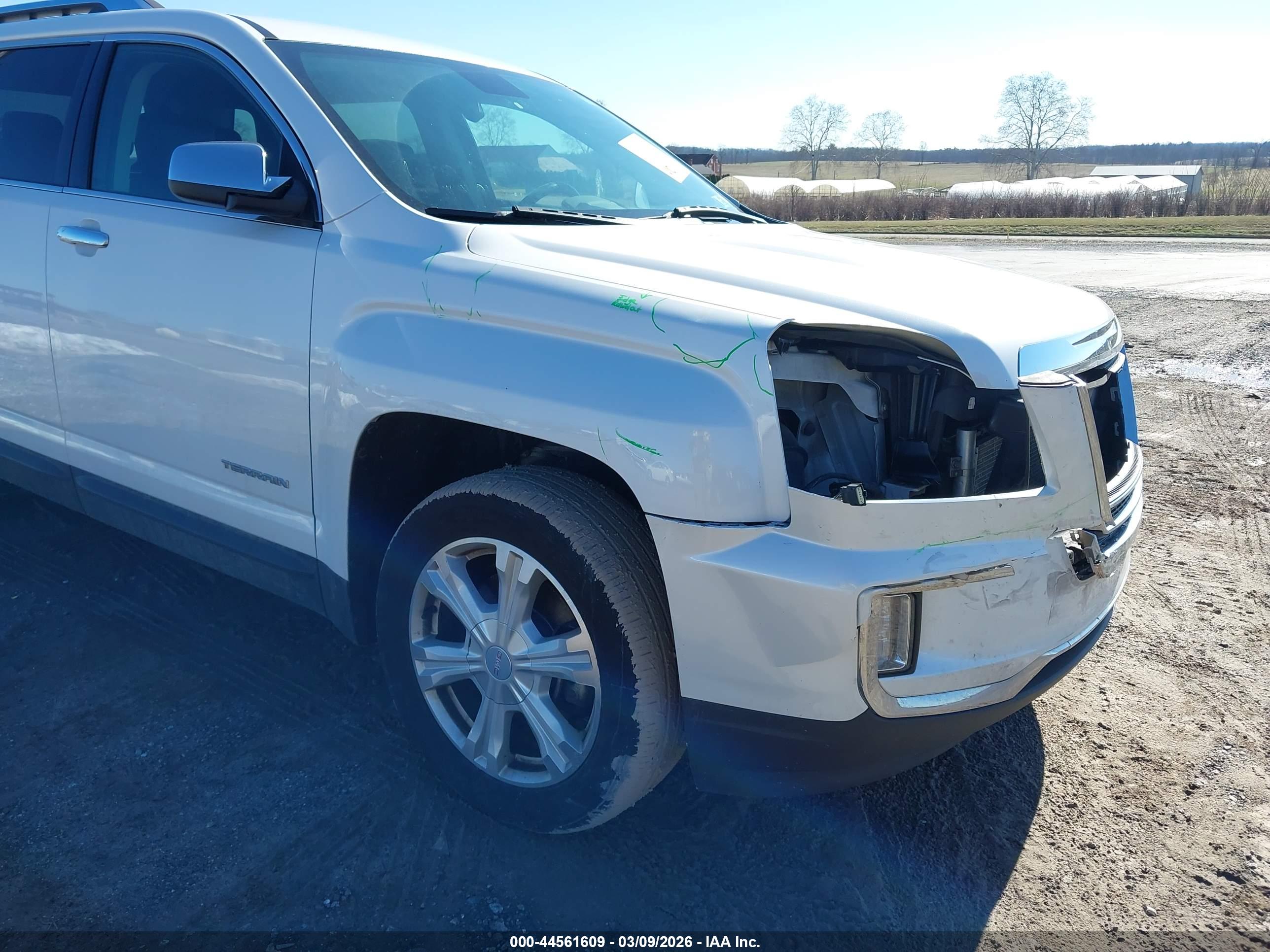 GMC TERRAIN image 6