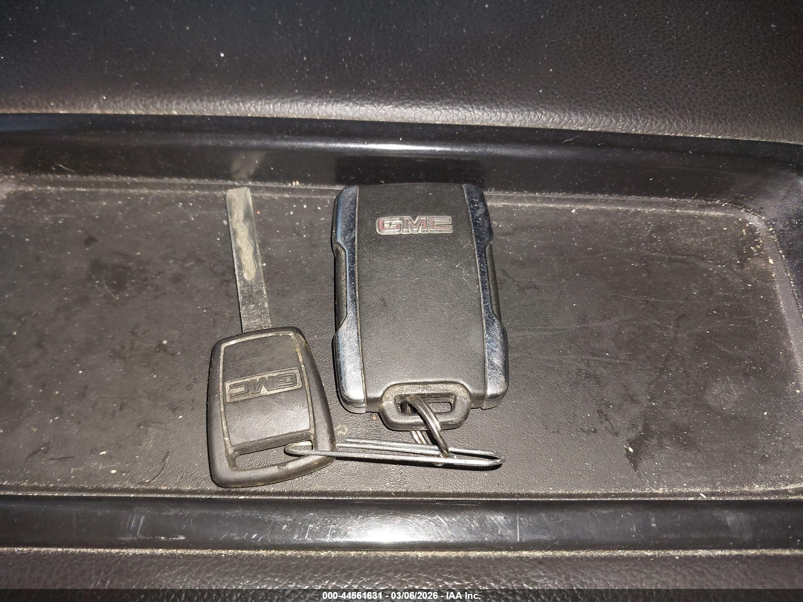 GMC SIERRA image 11
