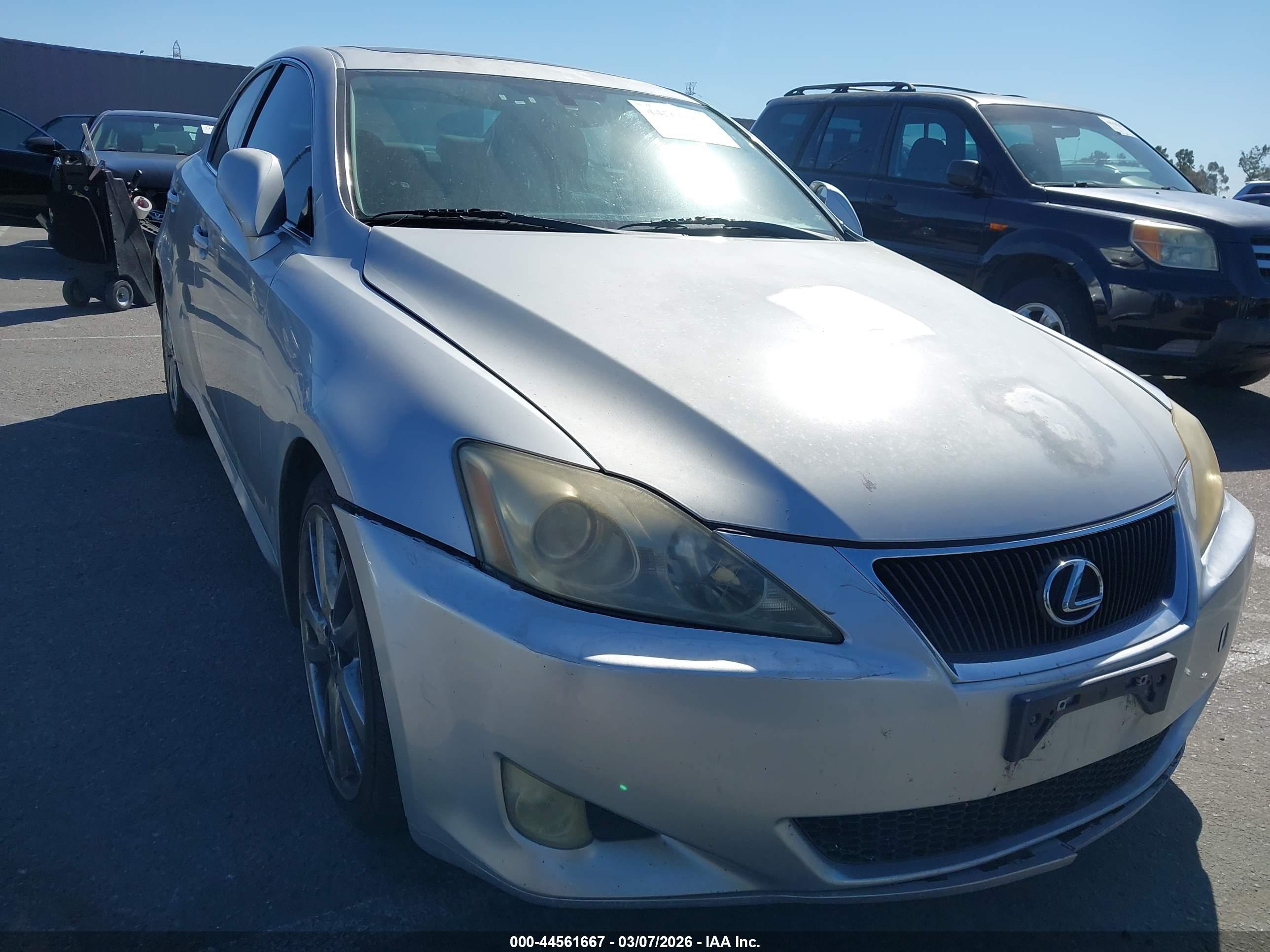 LEXUS IS image 6