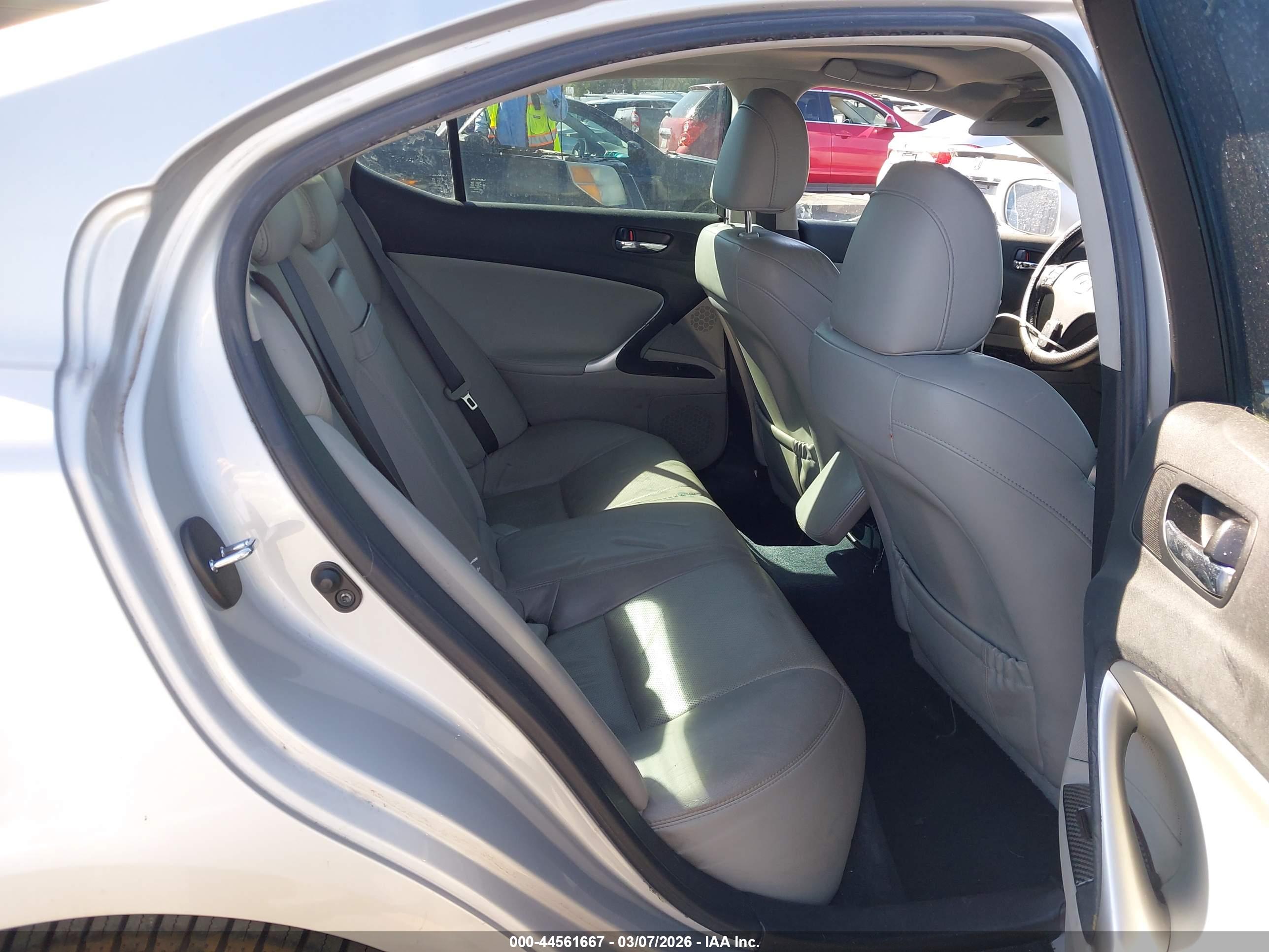 LEXUS IS image 8