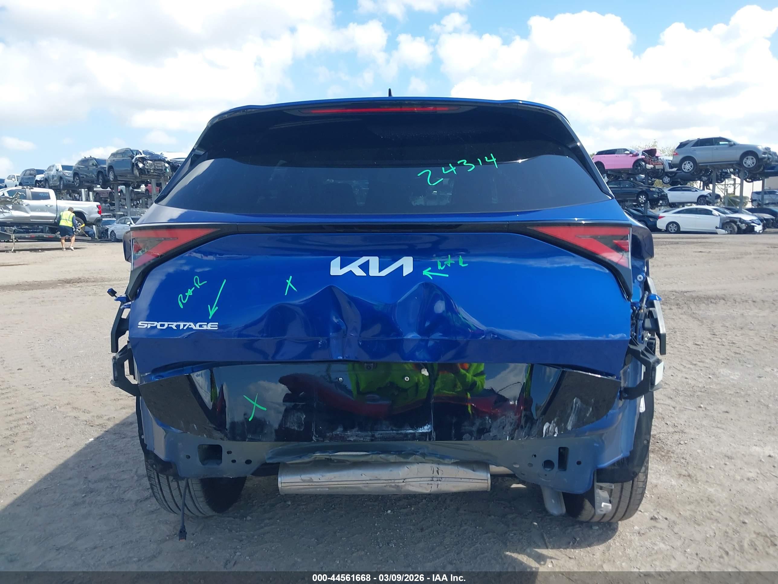 KIA SPORTAGE image 6