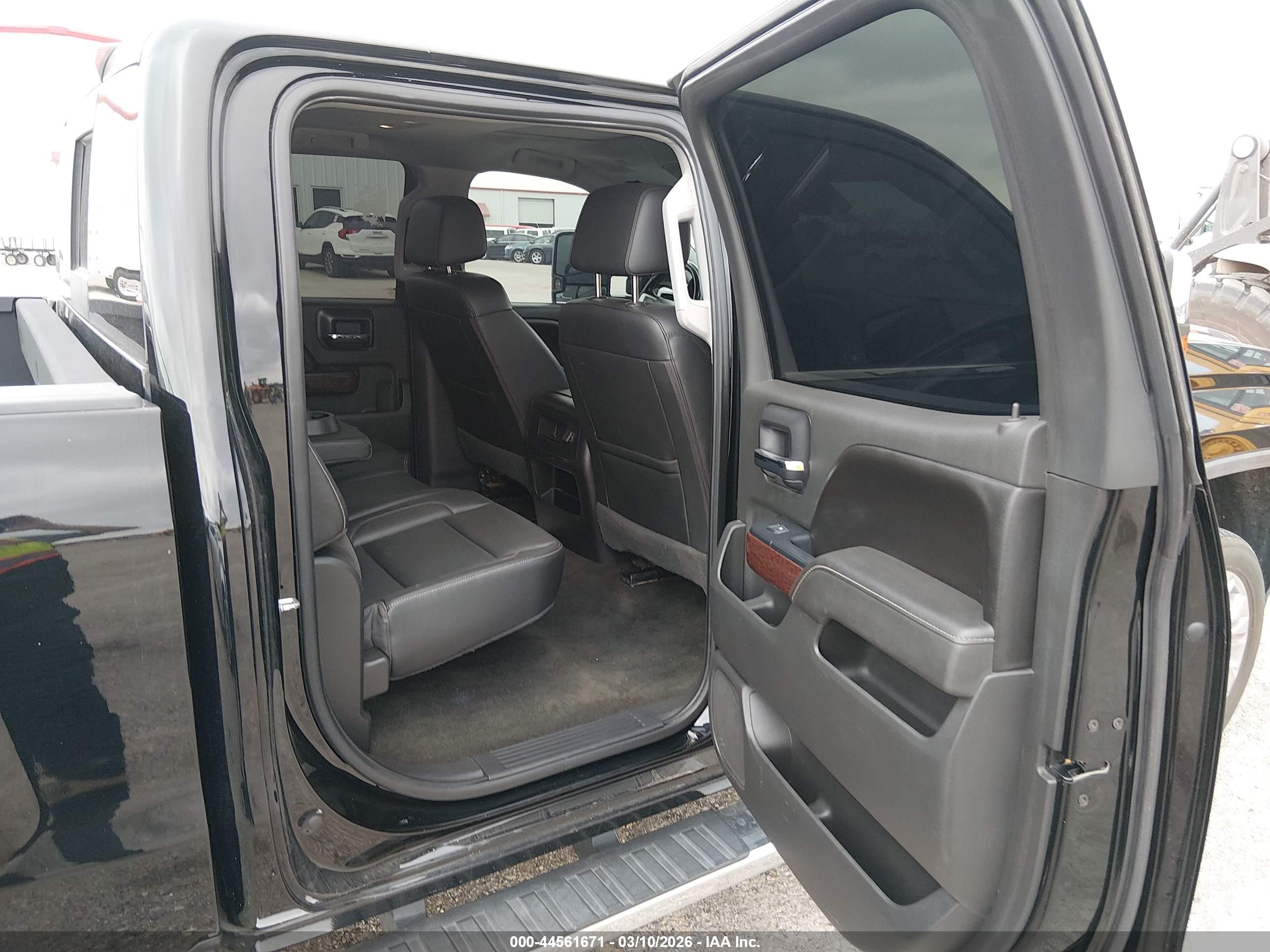 GMC SIERRA image 8