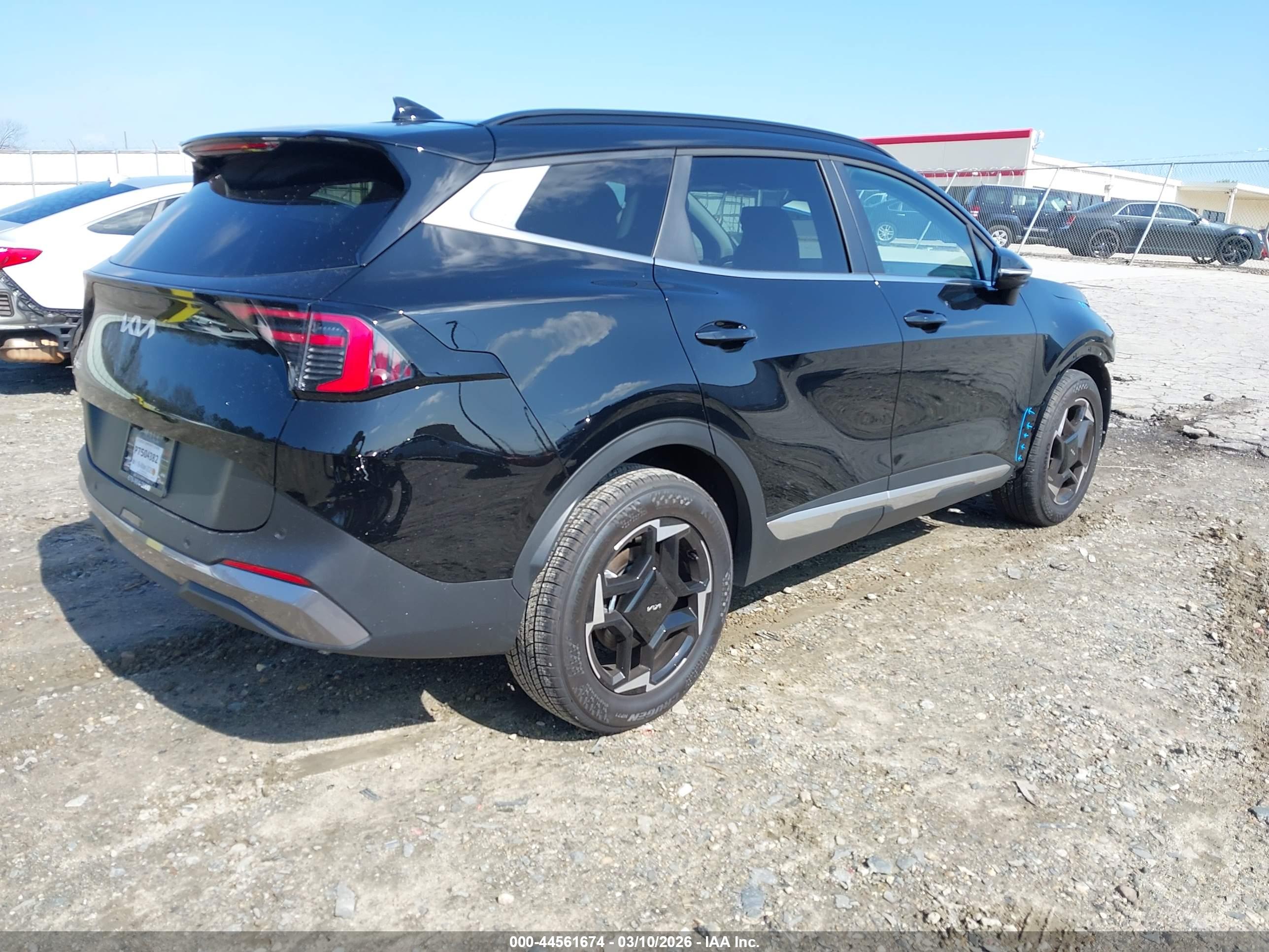 KIA SPORTAGE image 4