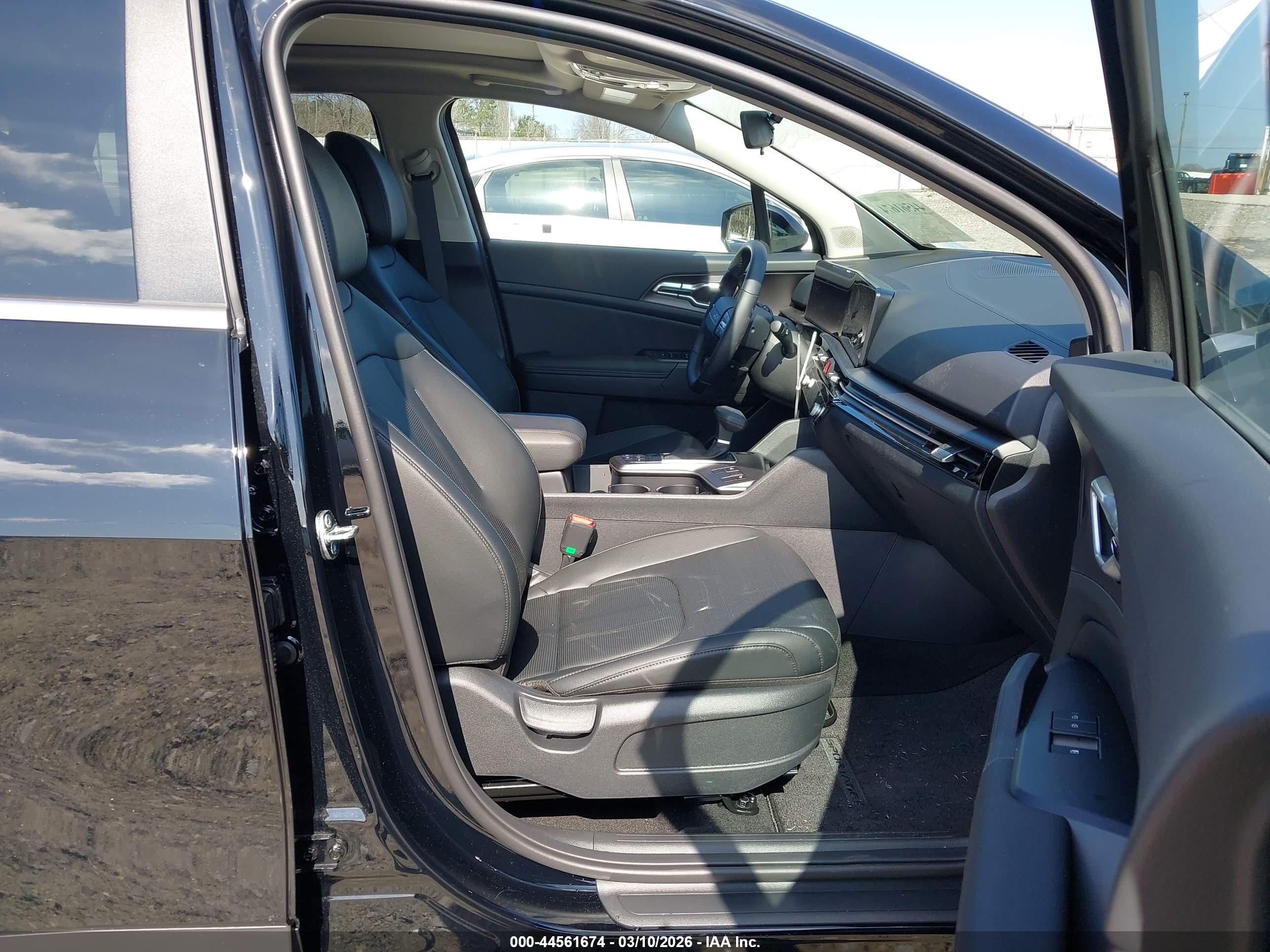 KIA SPORTAGE image 5
