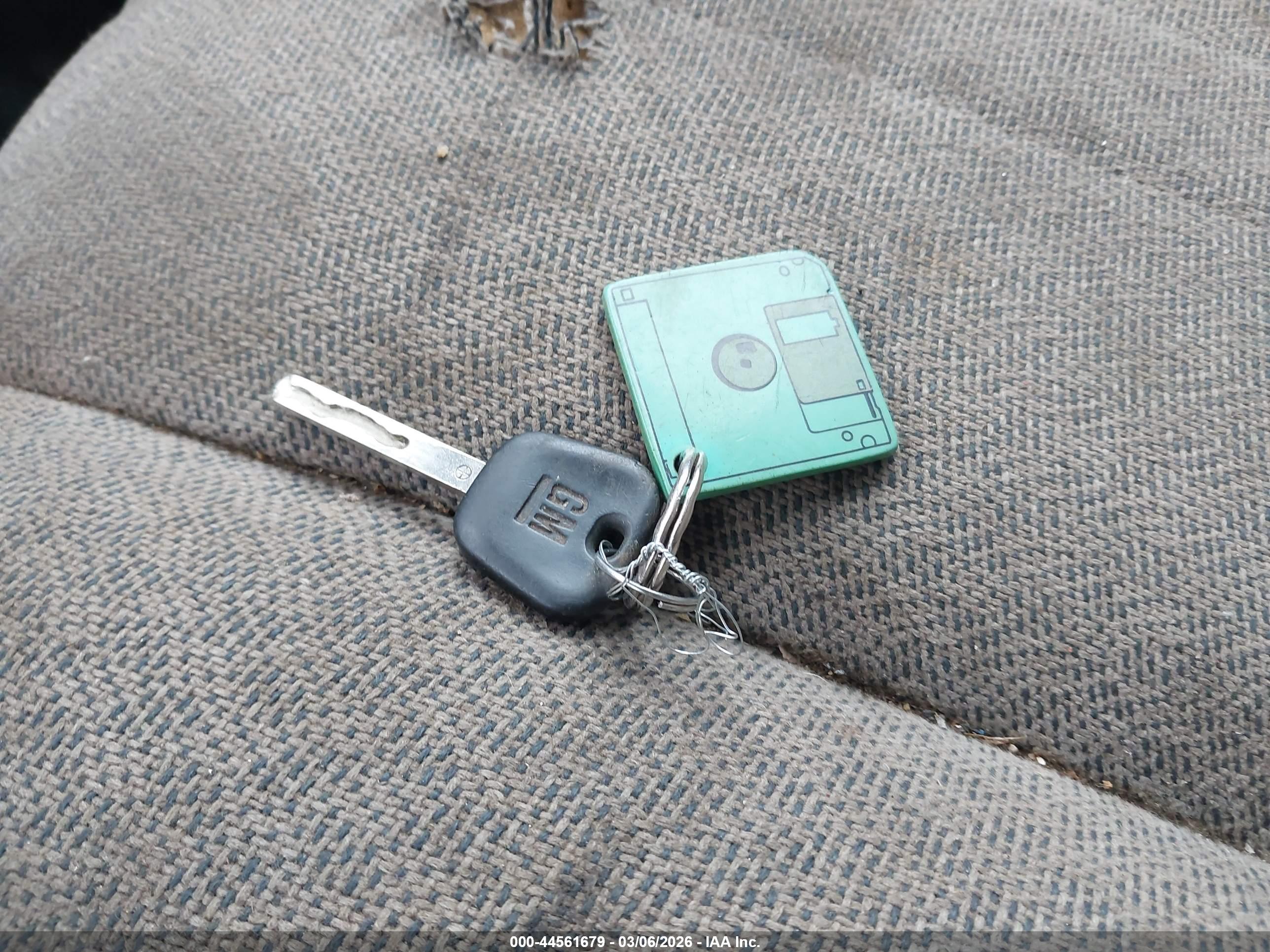 GMC SAVANA image 11