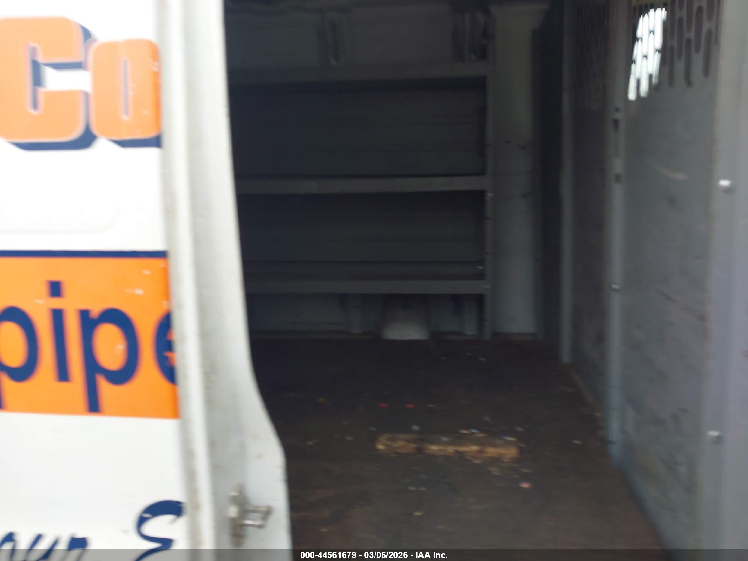 GMC SAVANA image 8