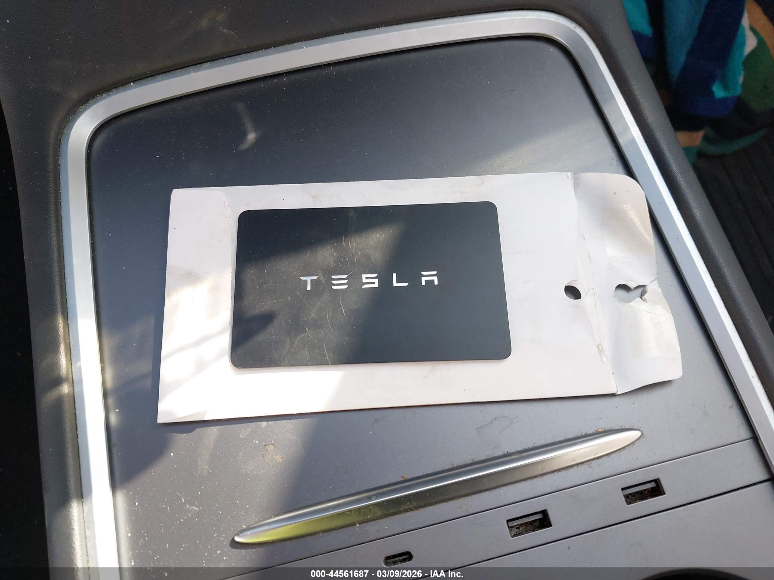 TESLA MODEL image 11