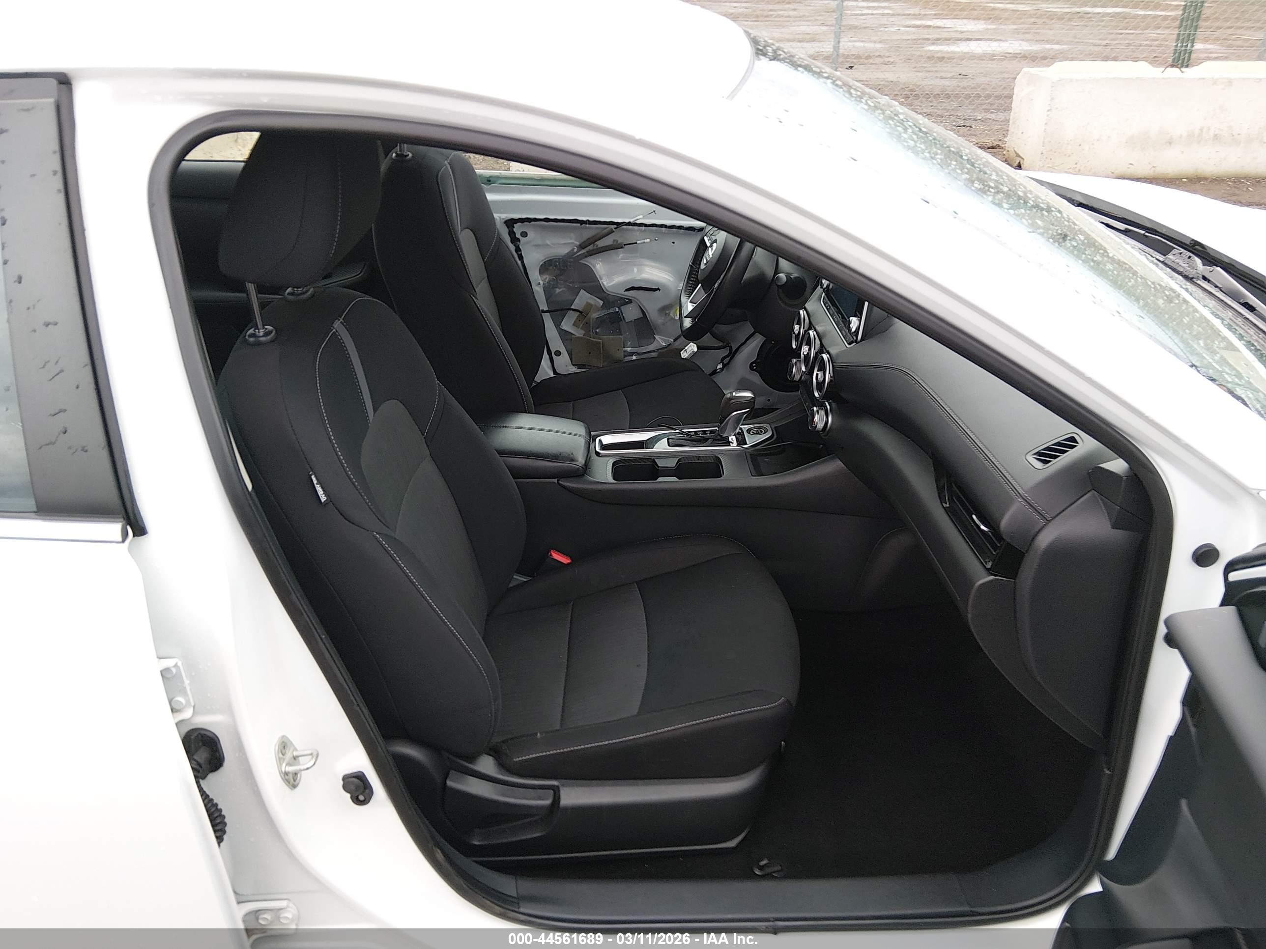 NISSAN SENTRA image 5