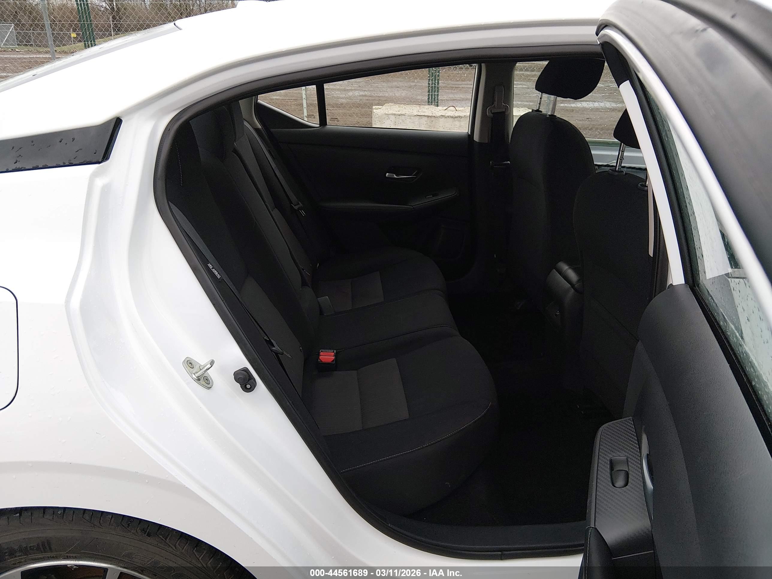NISSAN SENTRA image 8