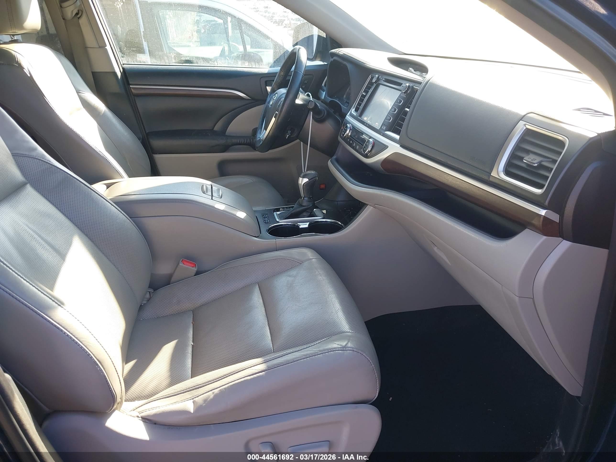 TOYOTA HIGHLANDER image 5