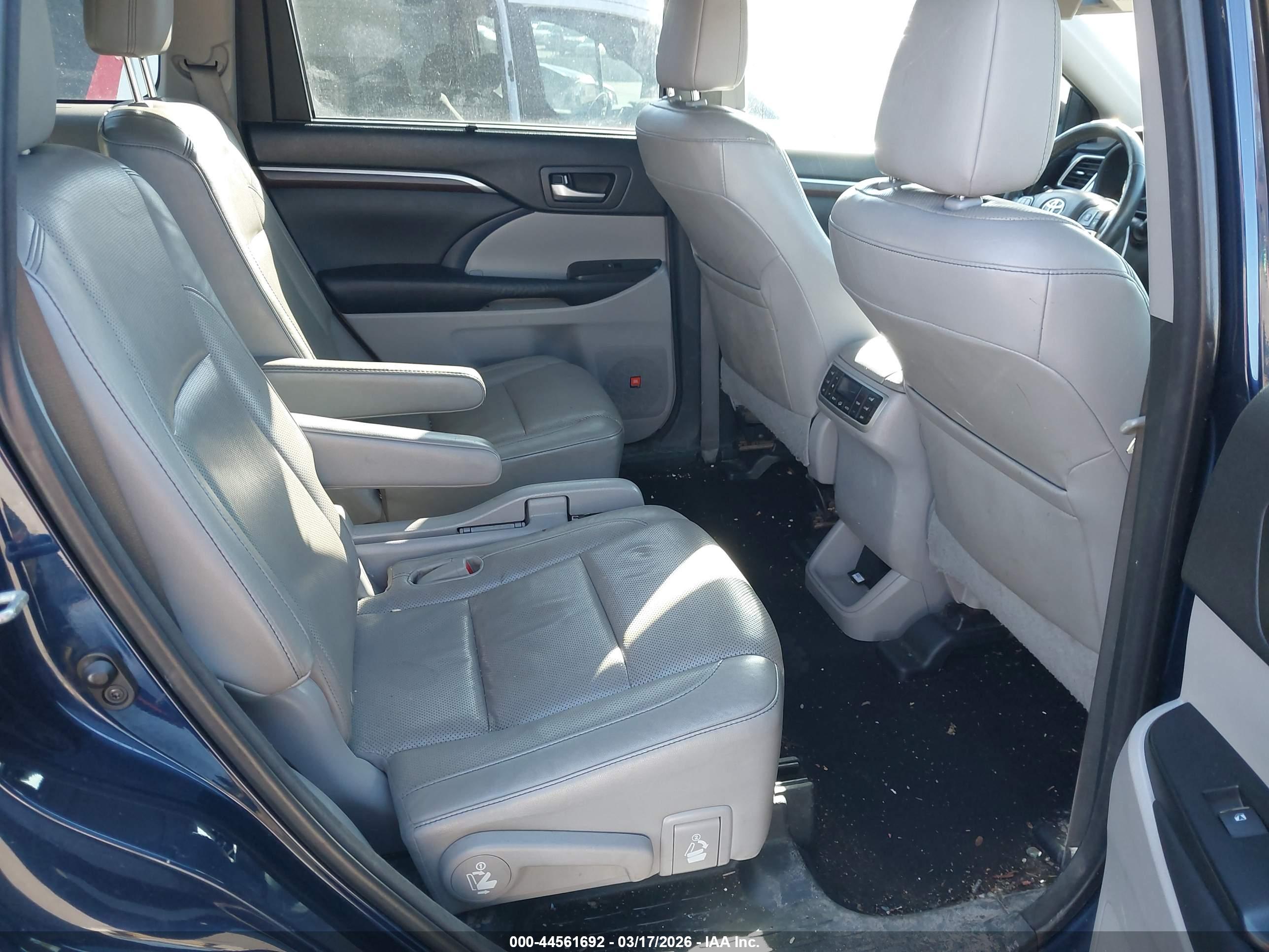TOYOTA HIGHLANDER image 8