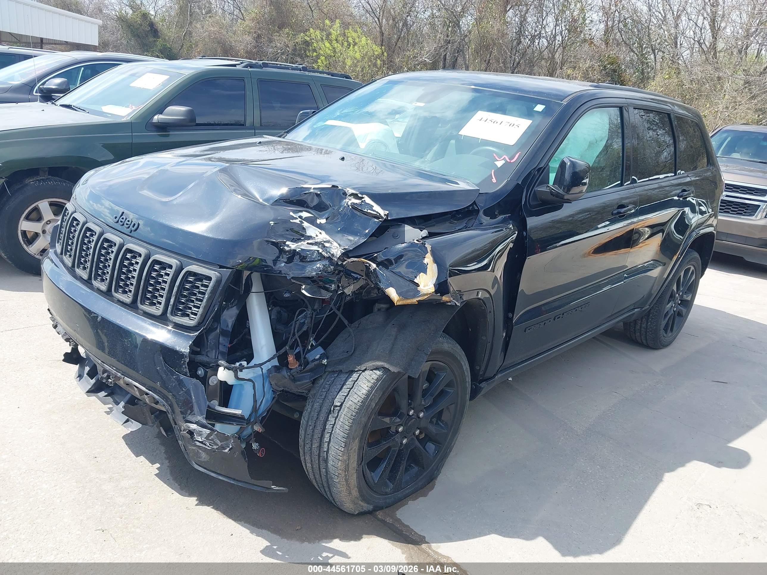 JEEP GRAND image 2