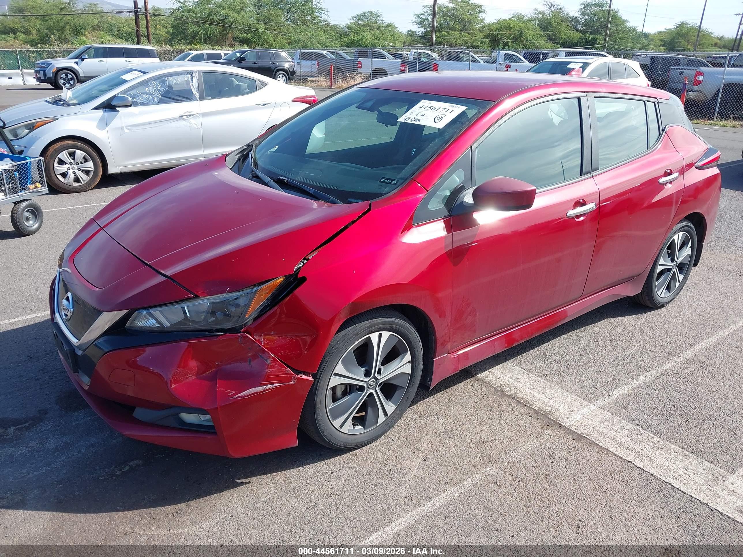 NISSAN LEAF image 2