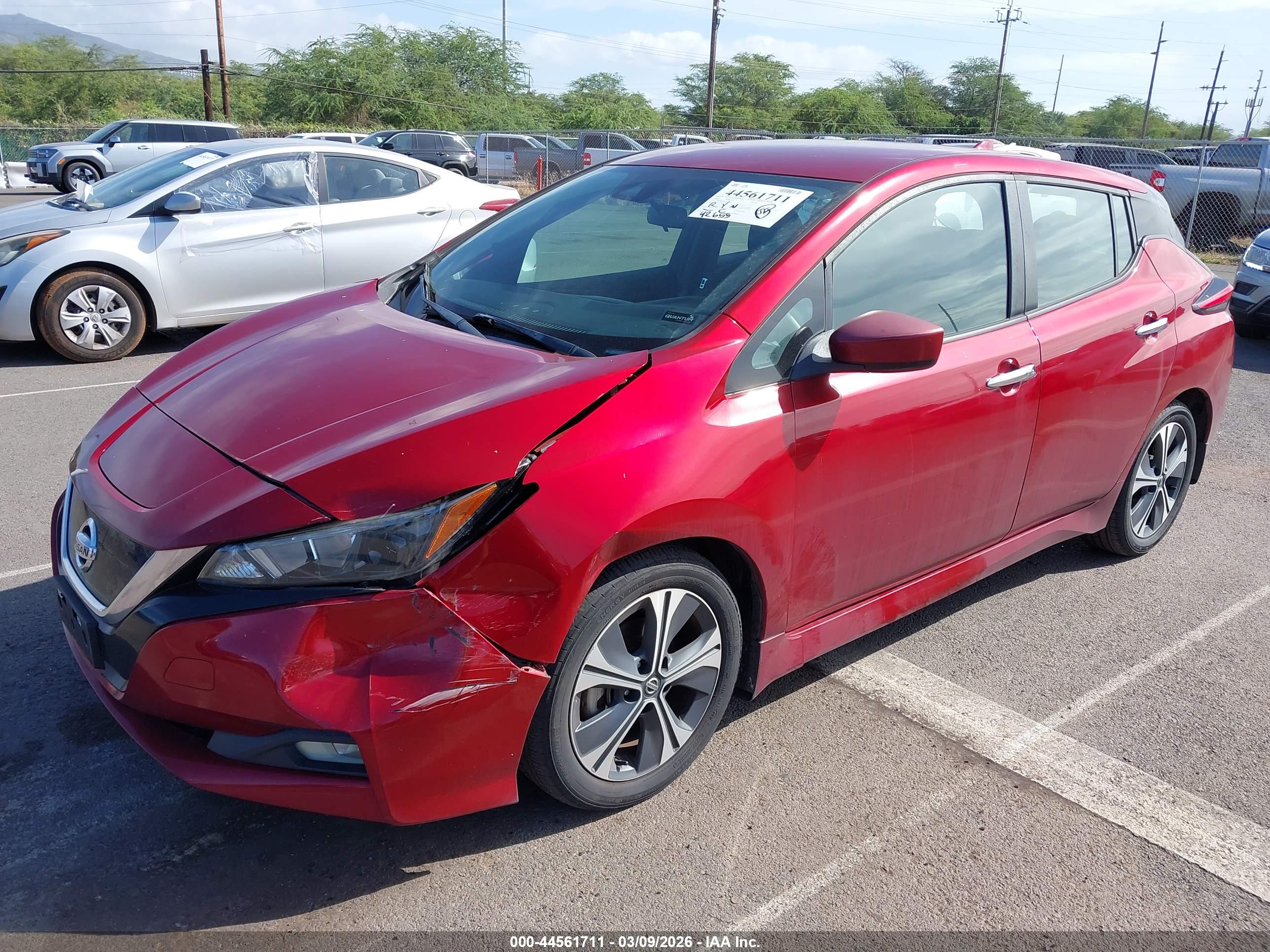 NISSAN LEAF image 6