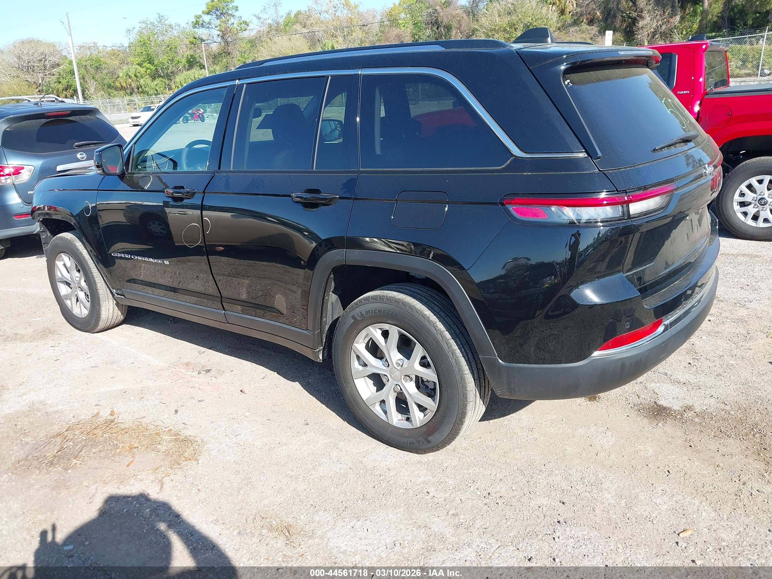 JEEP GRAND image 3