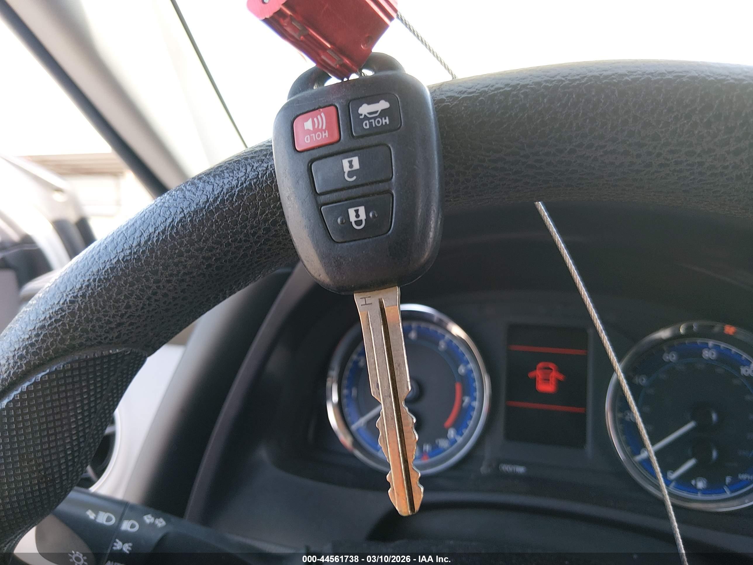TOYOTA COROLLA image 11